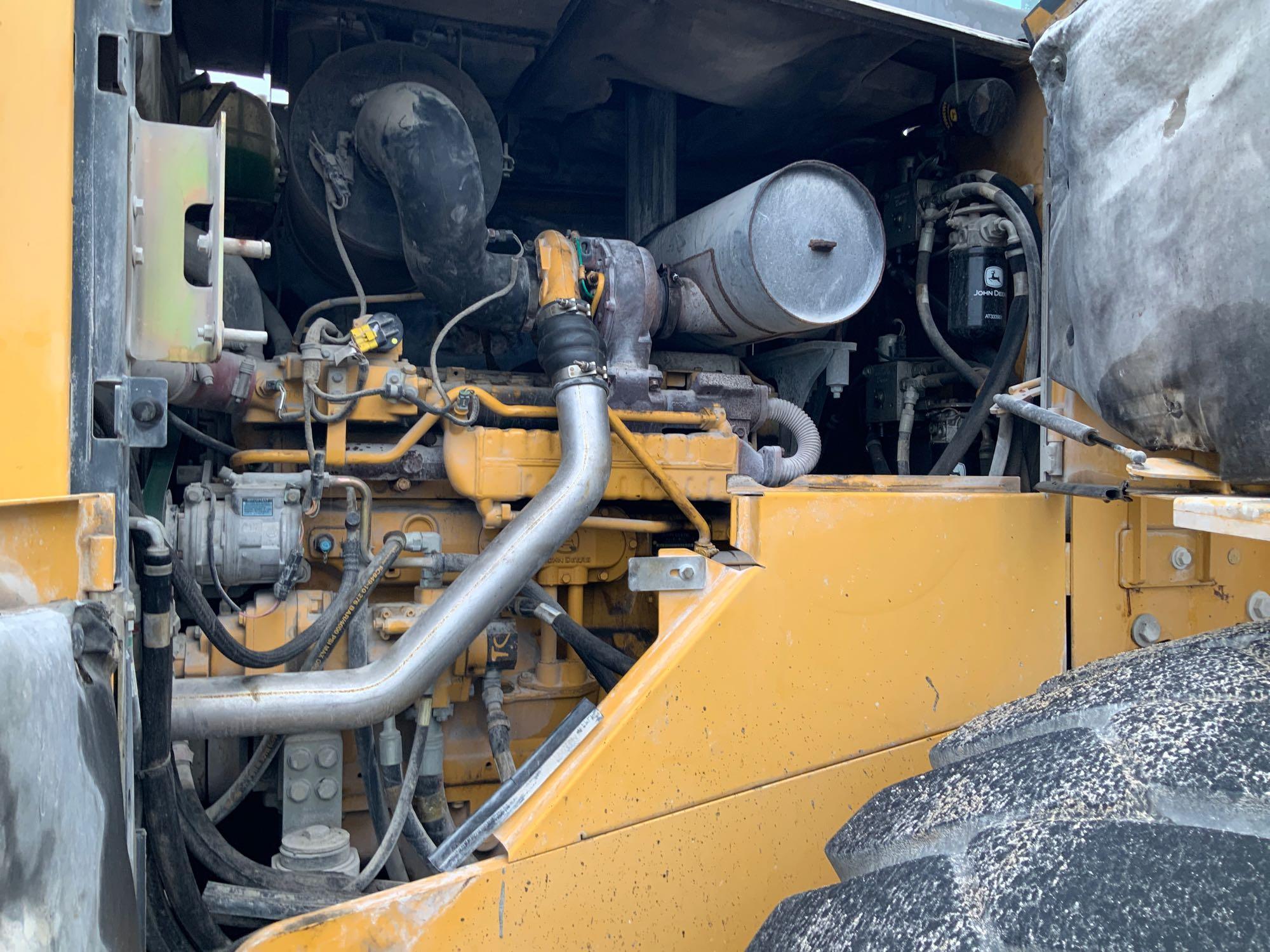 2010 John Deere 744K Articulated Wheel Loader