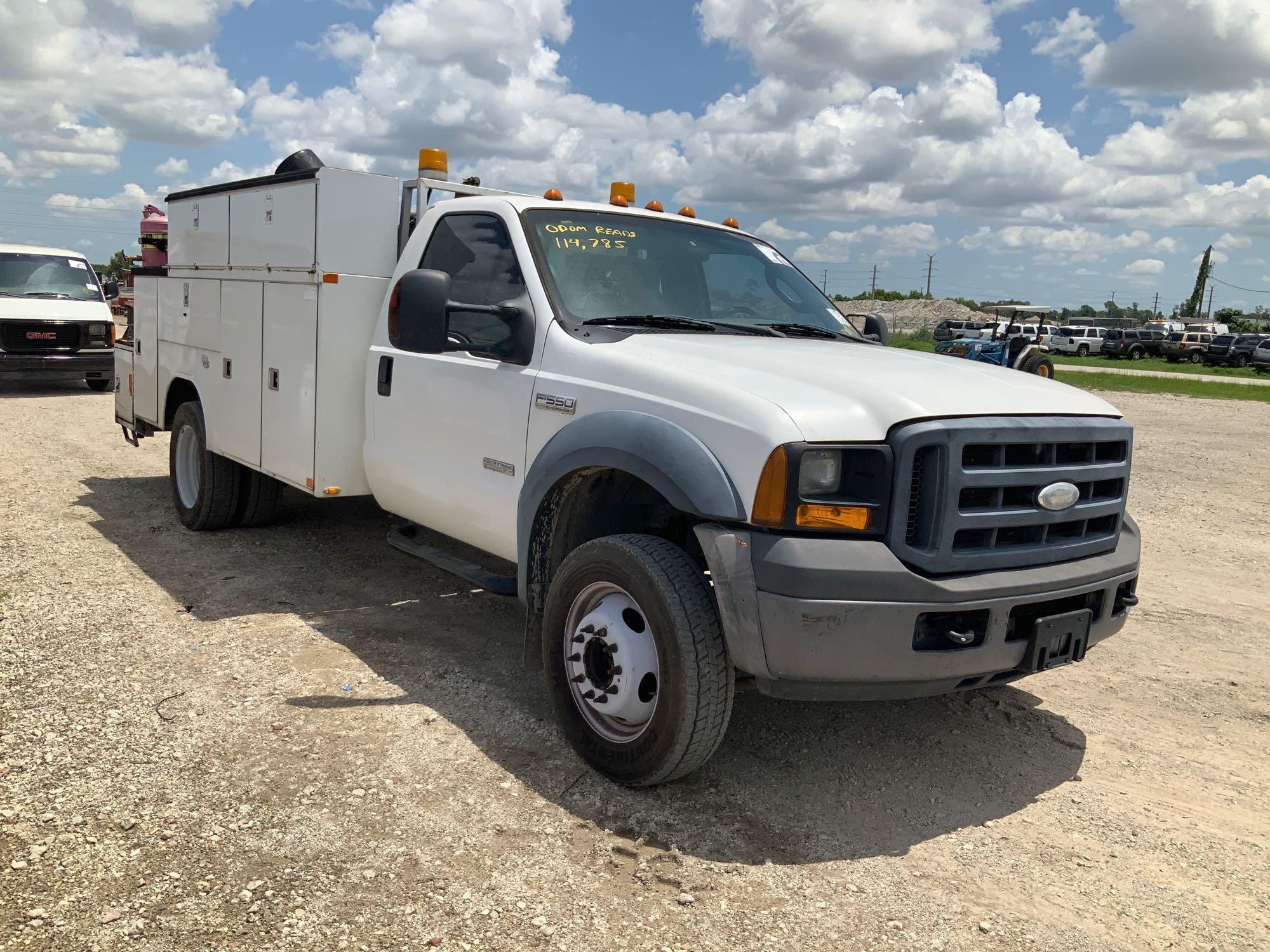 2007 Ford F-550 Fuel and Lube Service Truck