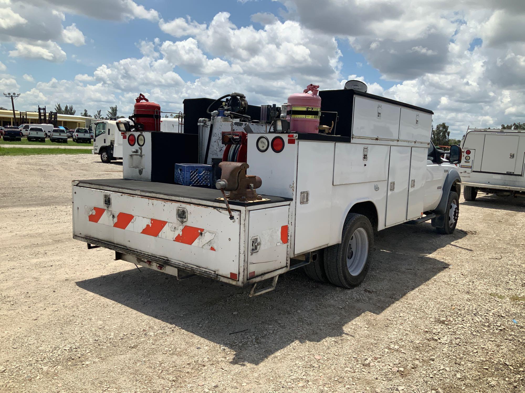 2007 Ford F-550 Fuel and Lube Service Truck