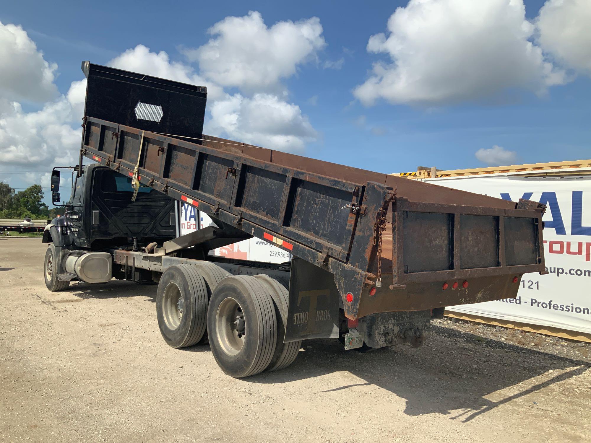 2007 International 7600 T/A Dump Truck