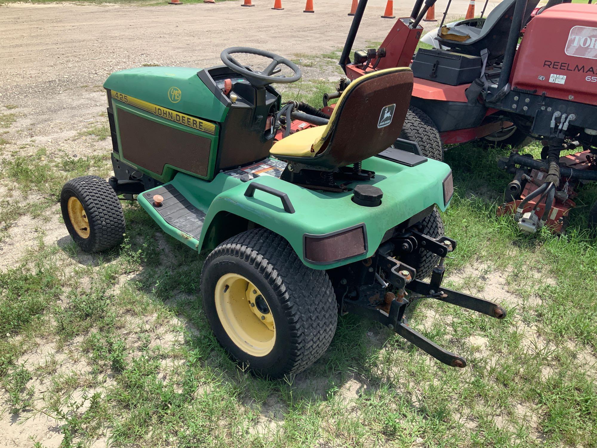 John Deere 425 Riding Mower