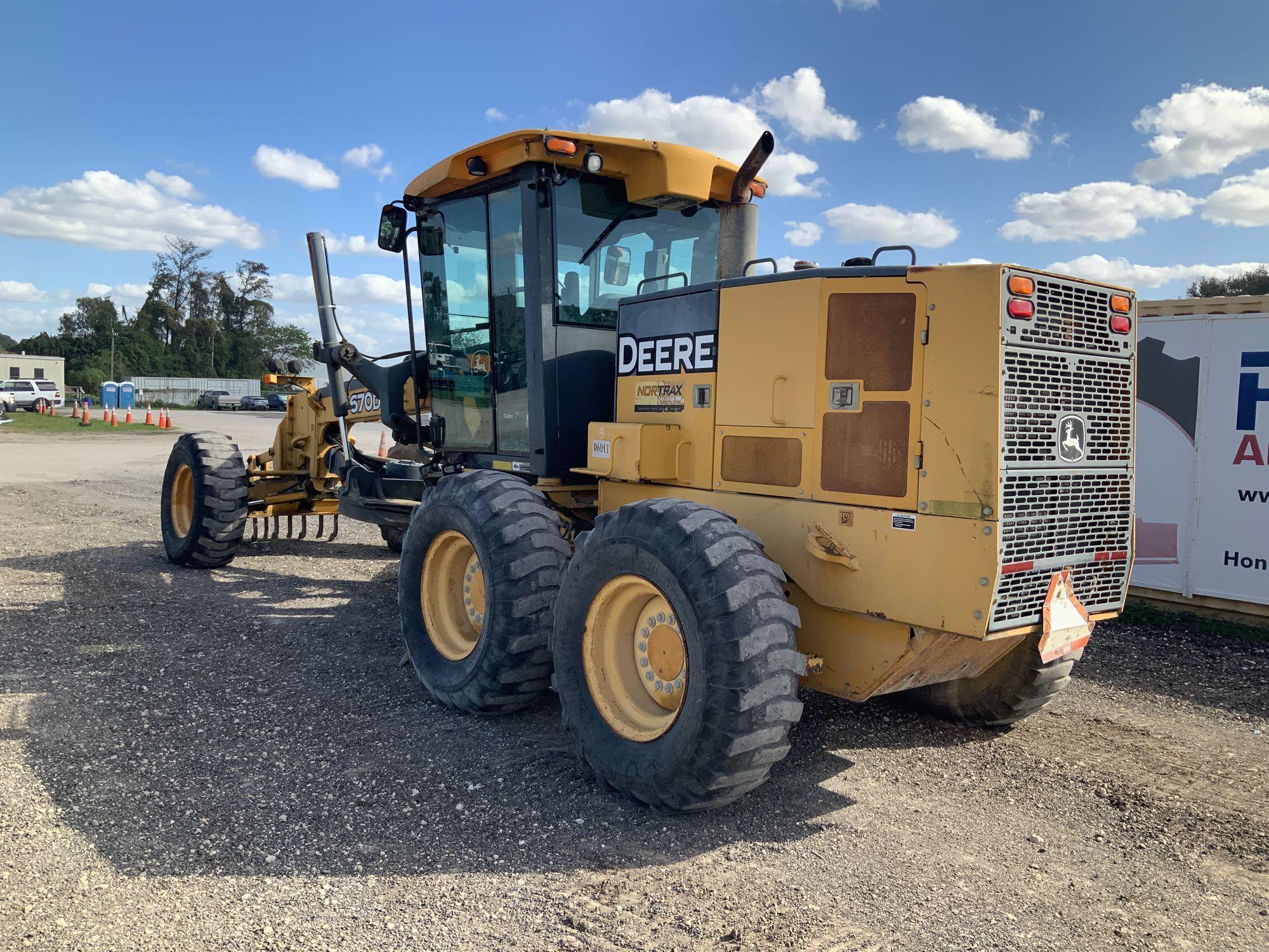 2006 John Deere 670D Articulated Motor Grader