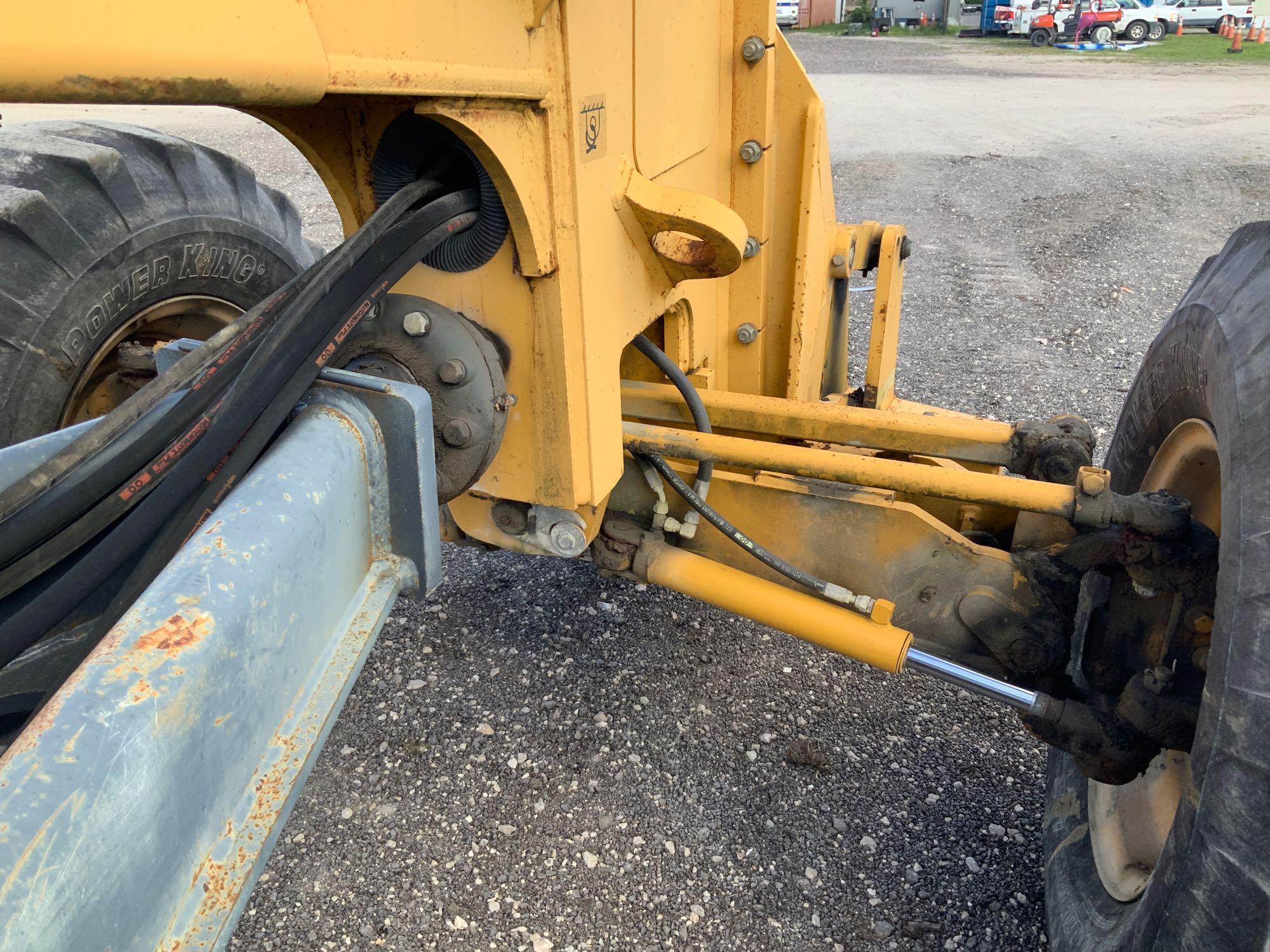 2006 John Deere 670D Articulated Motor Grader