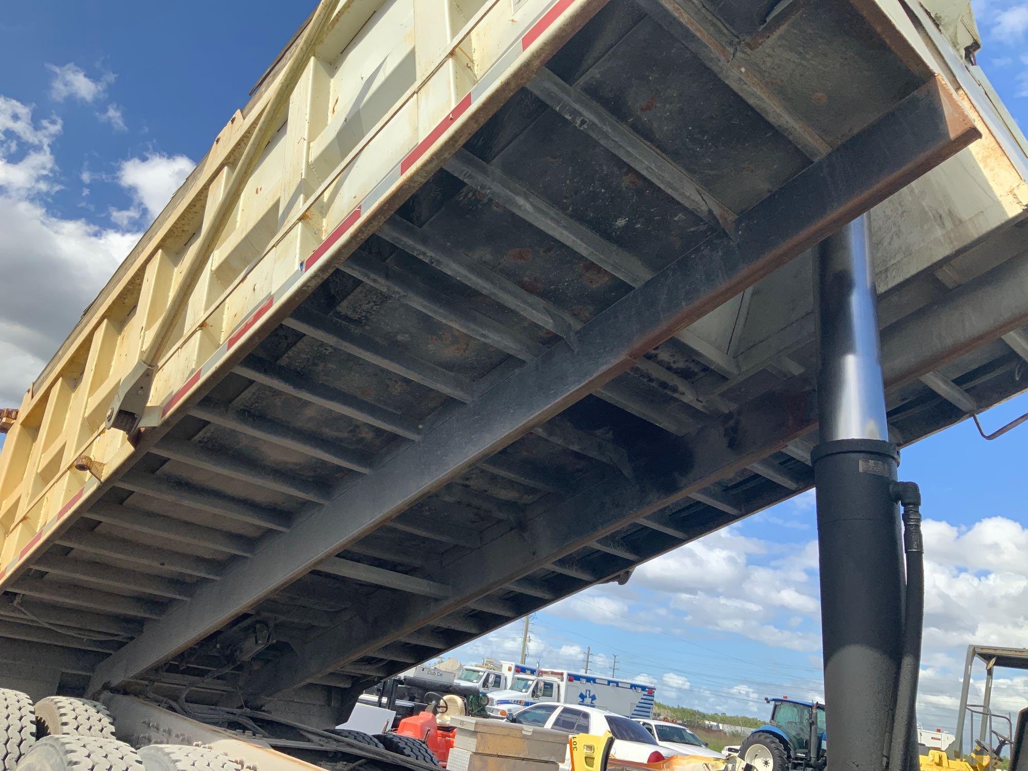 2009 International 7500 Tri-Axle Dump Truck