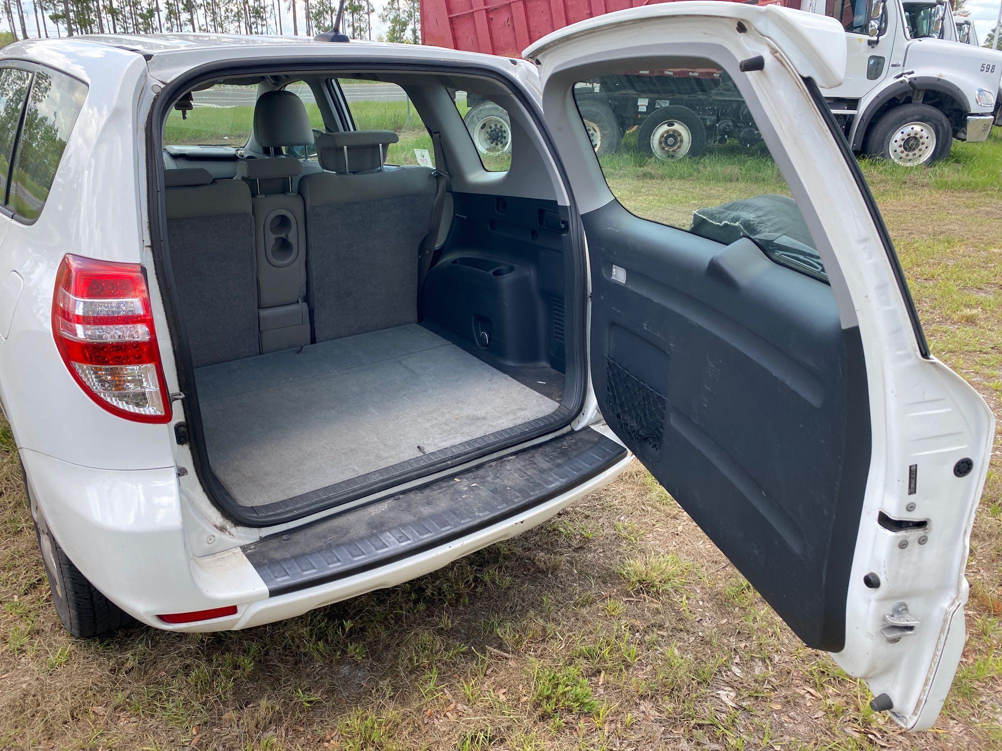 2009 Toyota RAV4 Sport Utility Vehicle