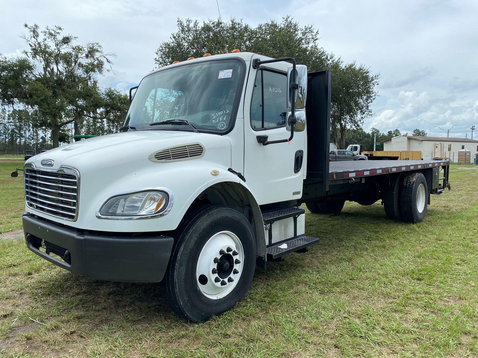 2006 Freightliner M2 20ft Flatbed Truck