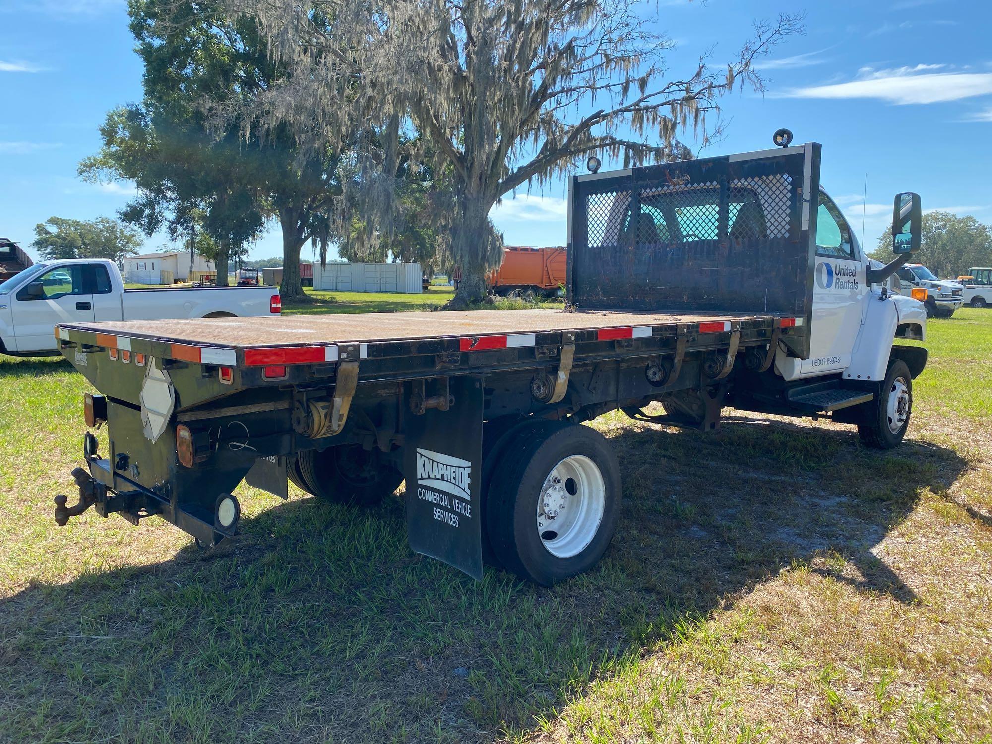 2009 GMC C5500 4x4 14FT Flatbed Truck