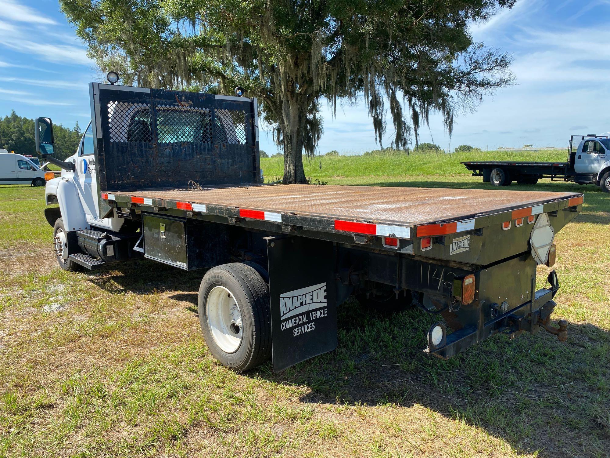 2009 GMC C5500 4x4 14FT Flatbed Truck