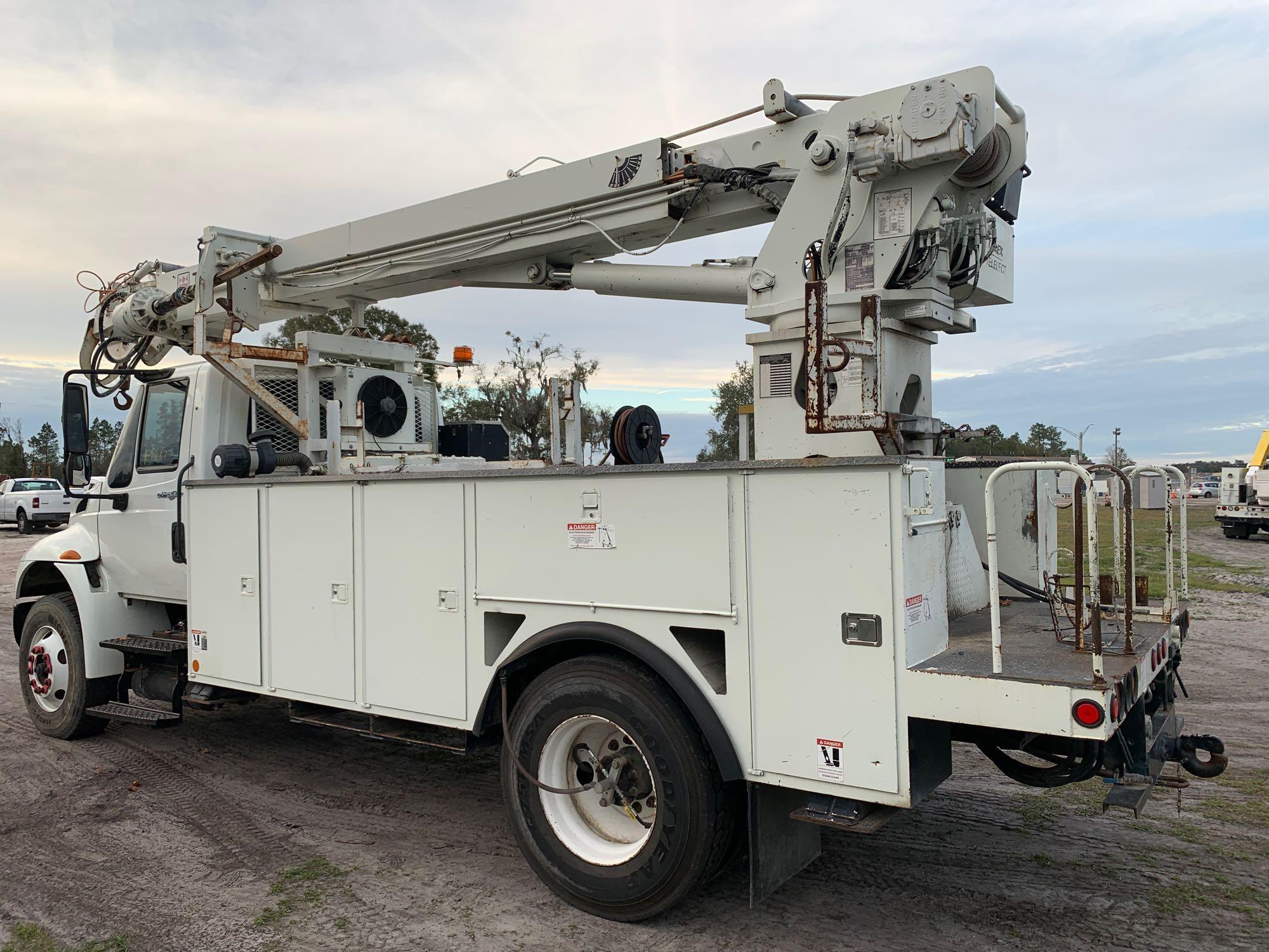 2011 International DuraStar 4400 Digger Derrick Truck