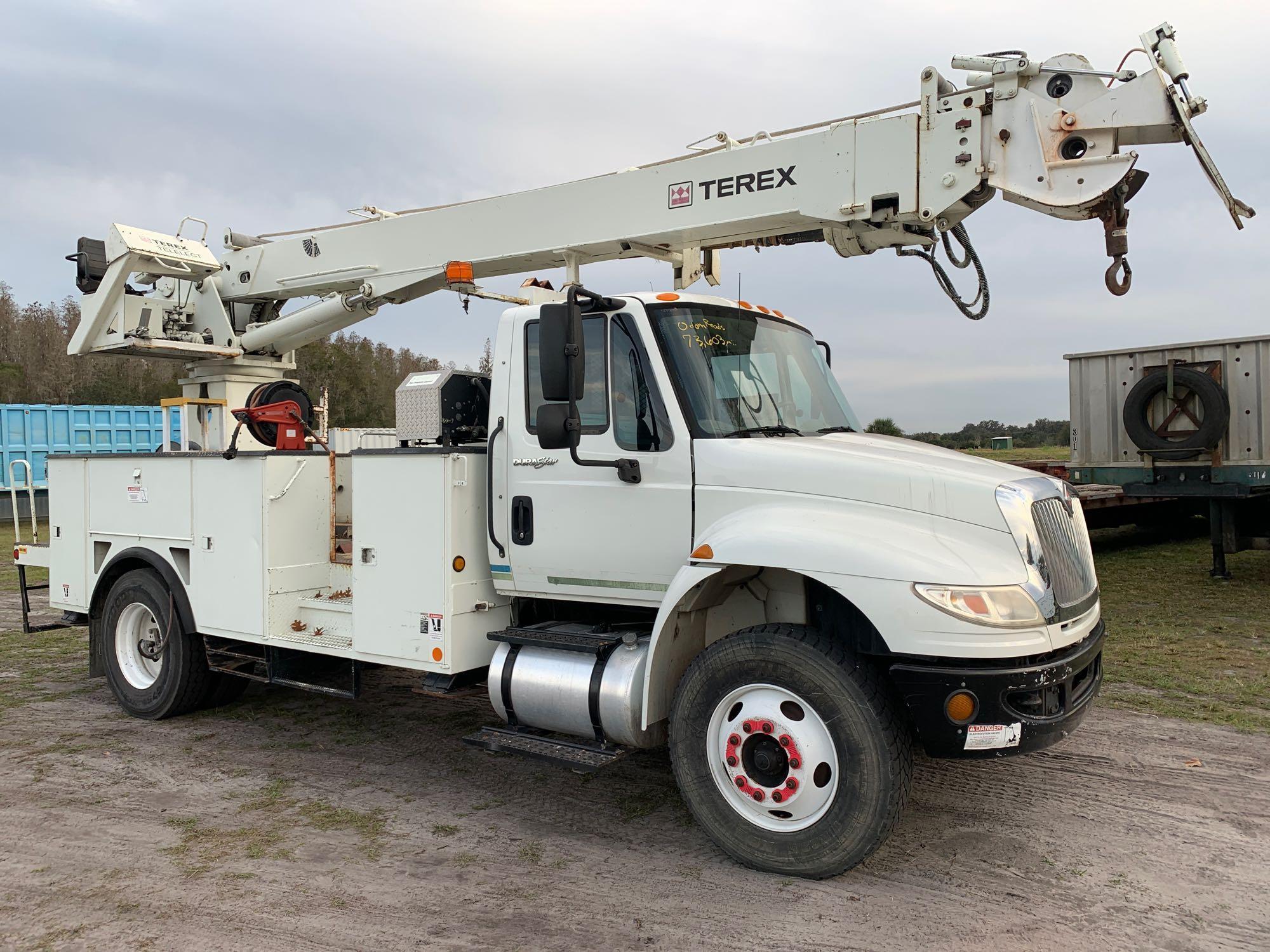 2011 International DuraStar 4400 Digger Derrick Truck