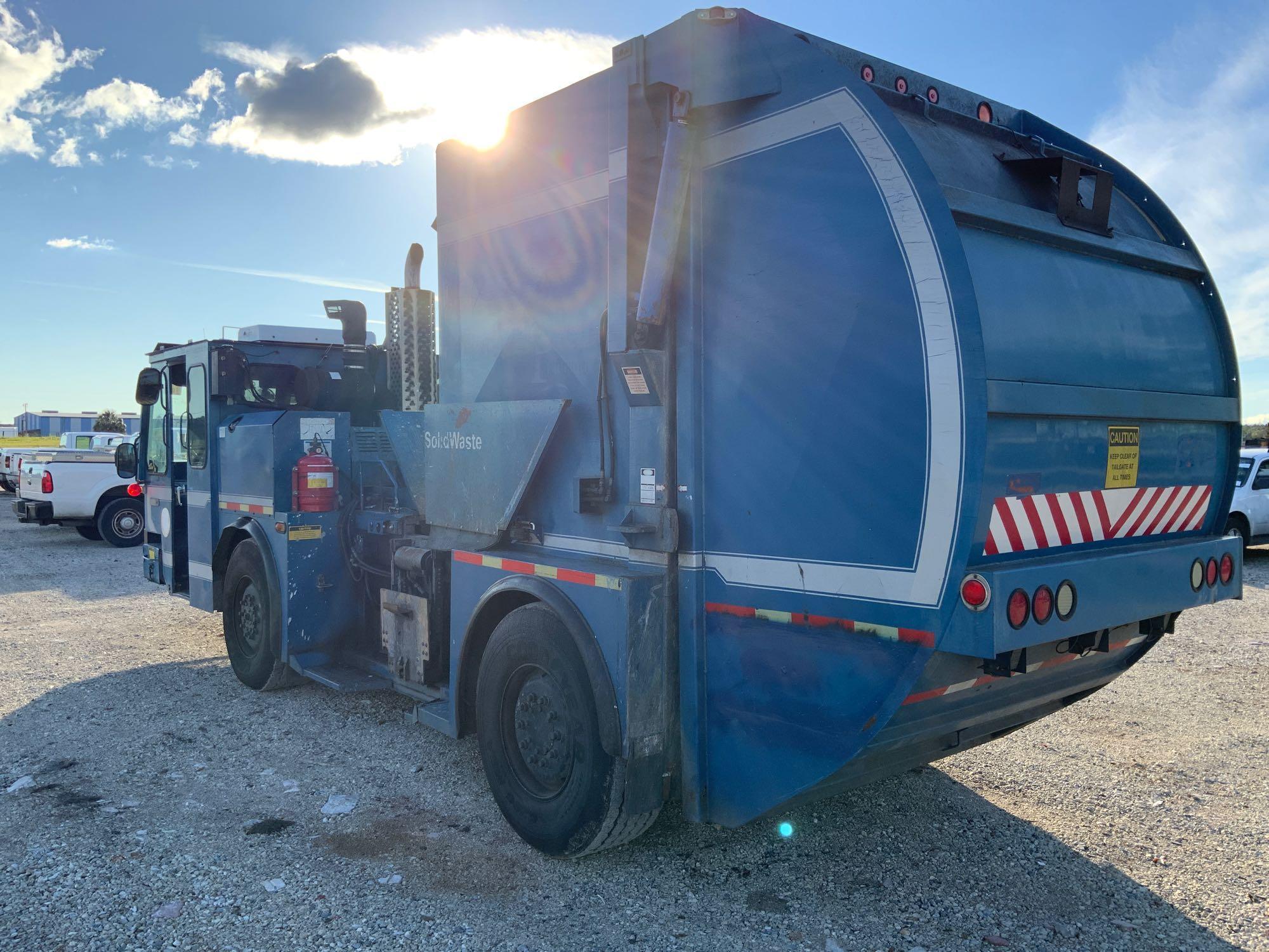 2007 Lodal Cabover Garbage Truck