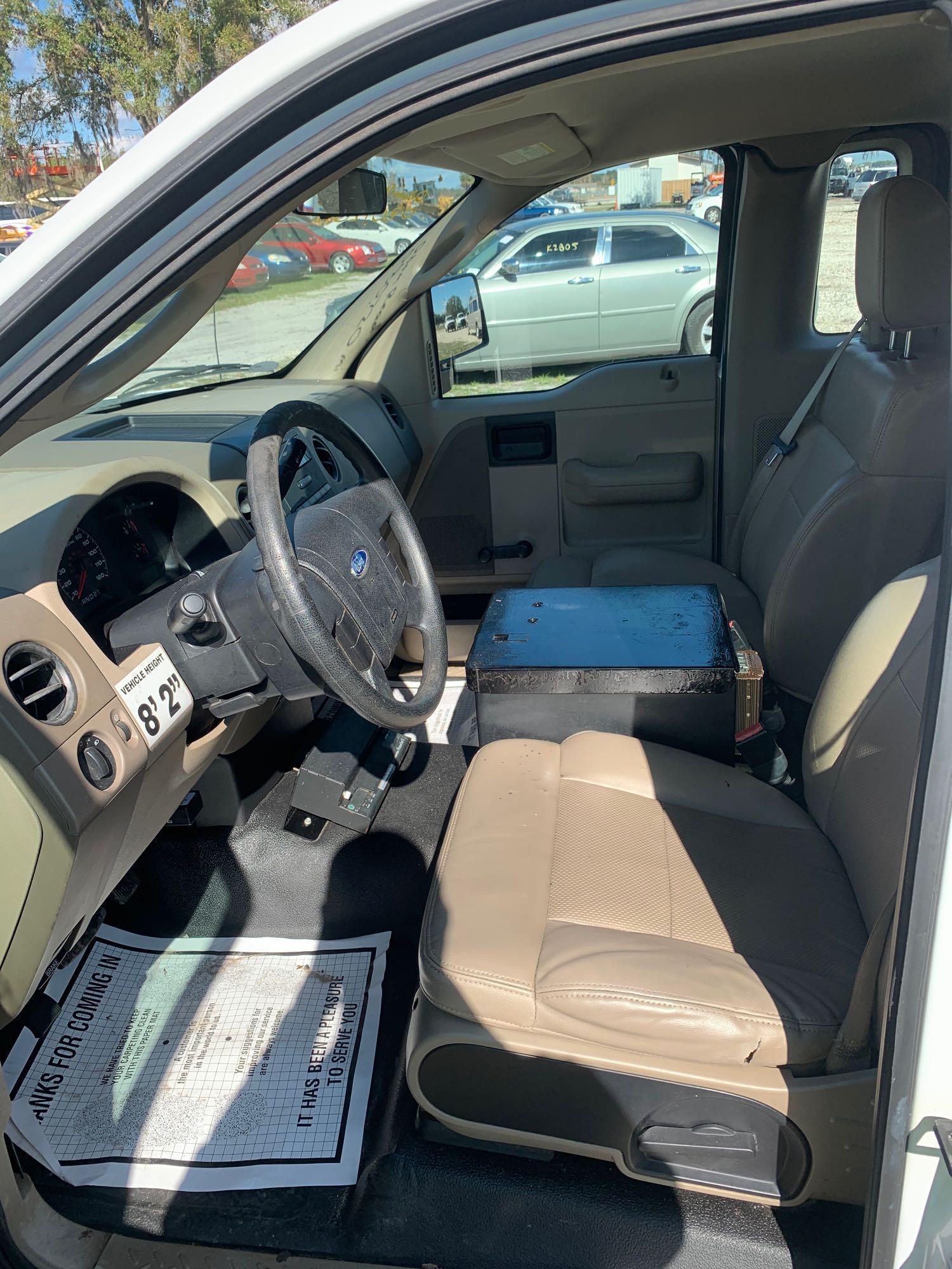 2008 Ford F-150 Enclosed Topper Pickup Truck