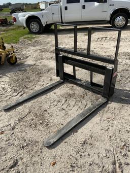 Unused Kivel Skid Steer Step Through 48in 4,200lb Forks and Frame