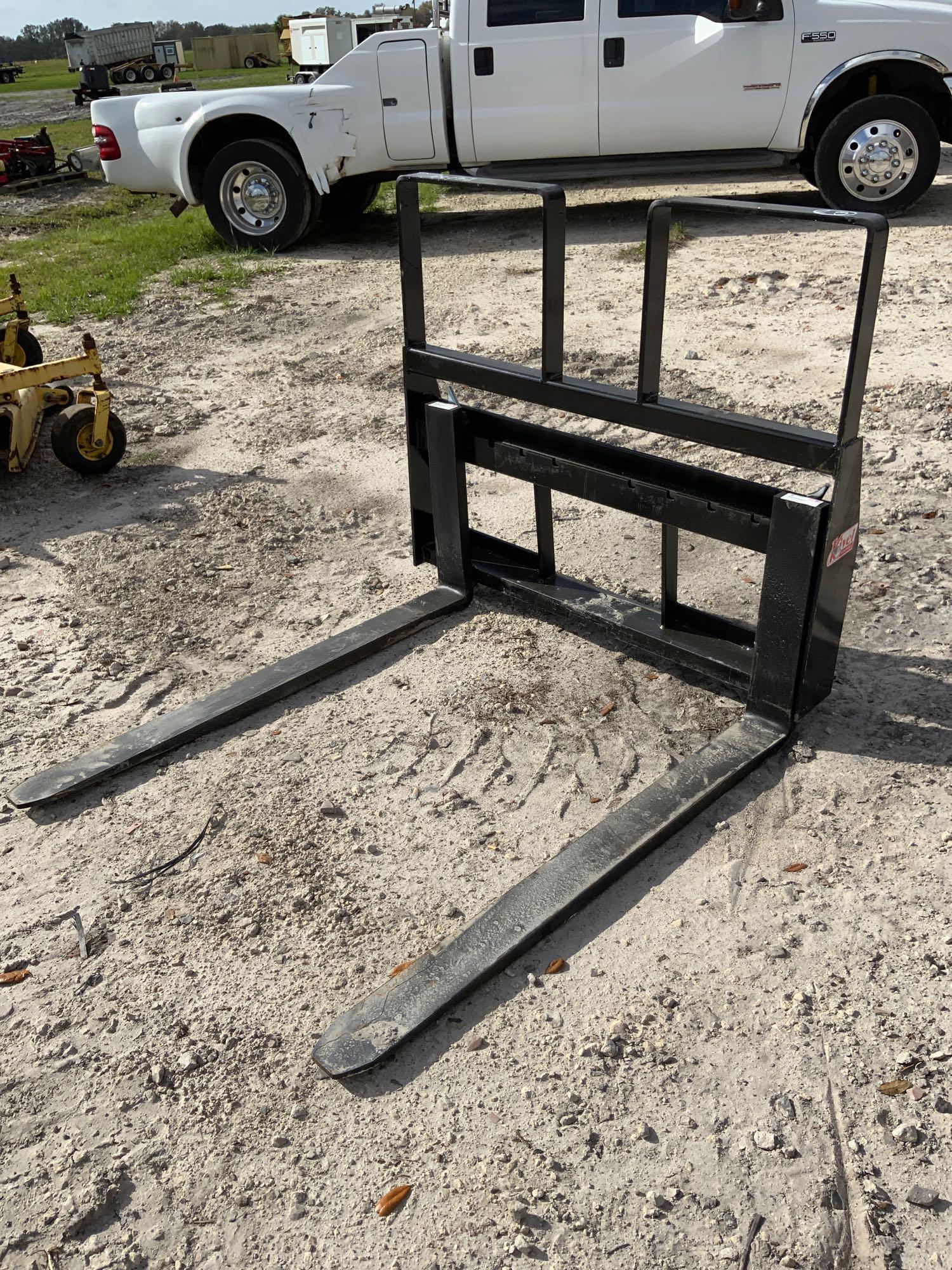 Unused Kivel Skid Steer Step Through 48in 4,200lb Forks and Frame