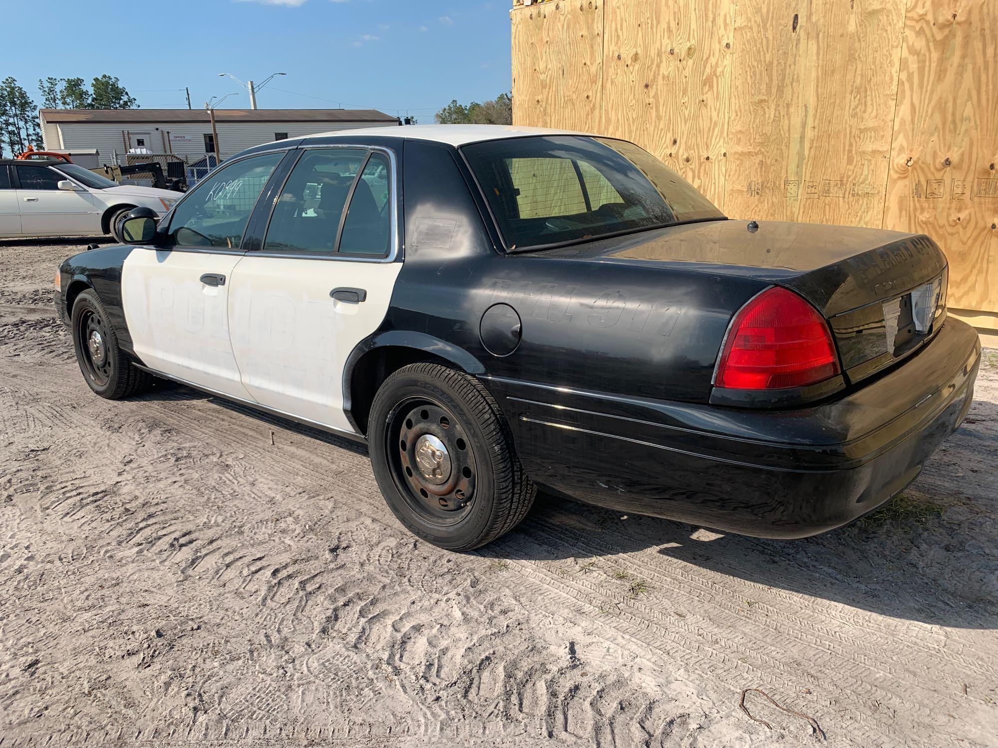 2007 Ford Crown Victoria 4 Door Police Cruiser