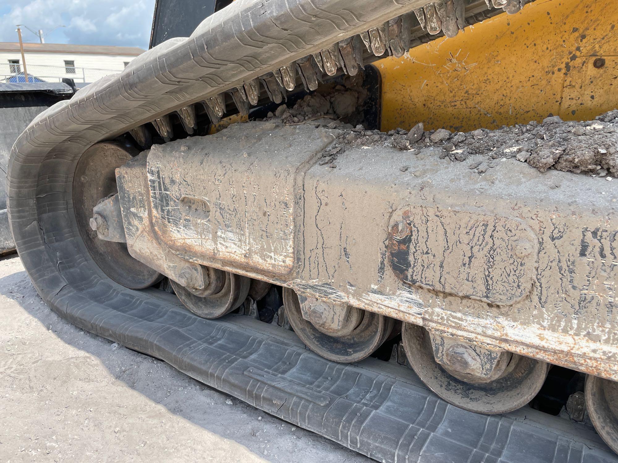 2014 John Deere 333E Skid Steer Track Loader