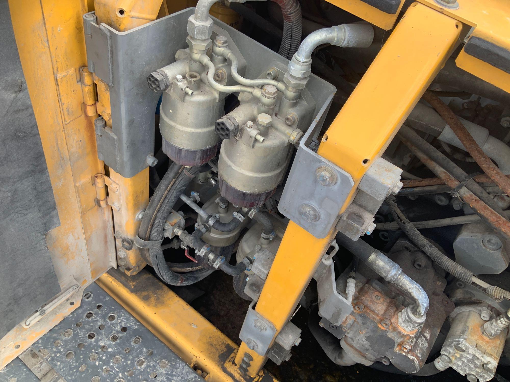 2015 John Deere 470G LC Hydraulic Excavator