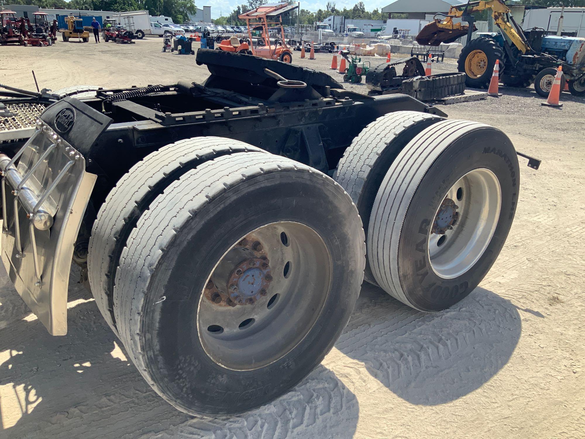 1998 Peterbilt 379 Wet Line T/A Sleeper Truck Tractor