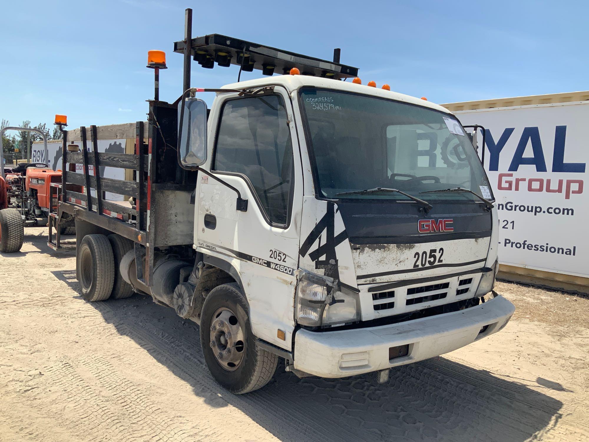 2006 GMC W4500 MOT Truck