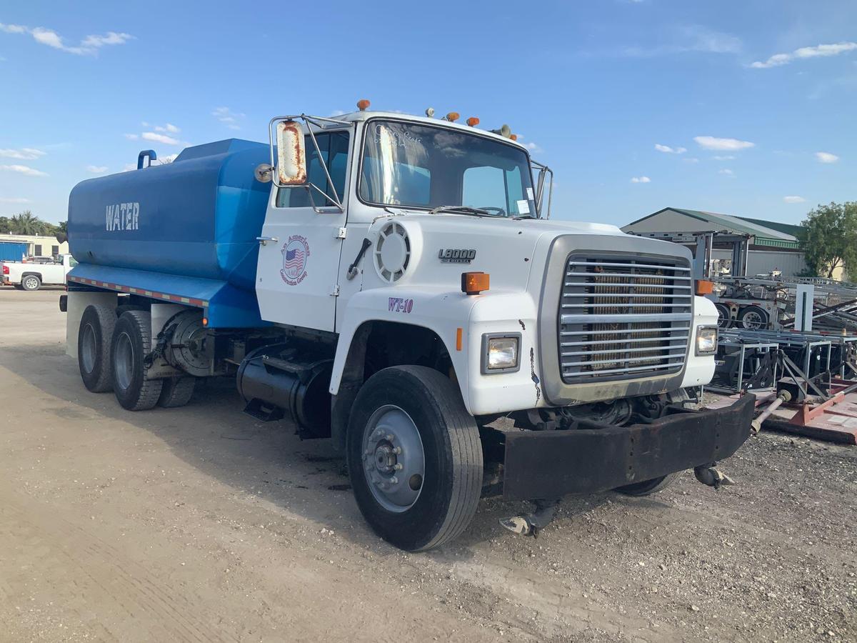 1989 Ford LT8000 T/A Water Truck