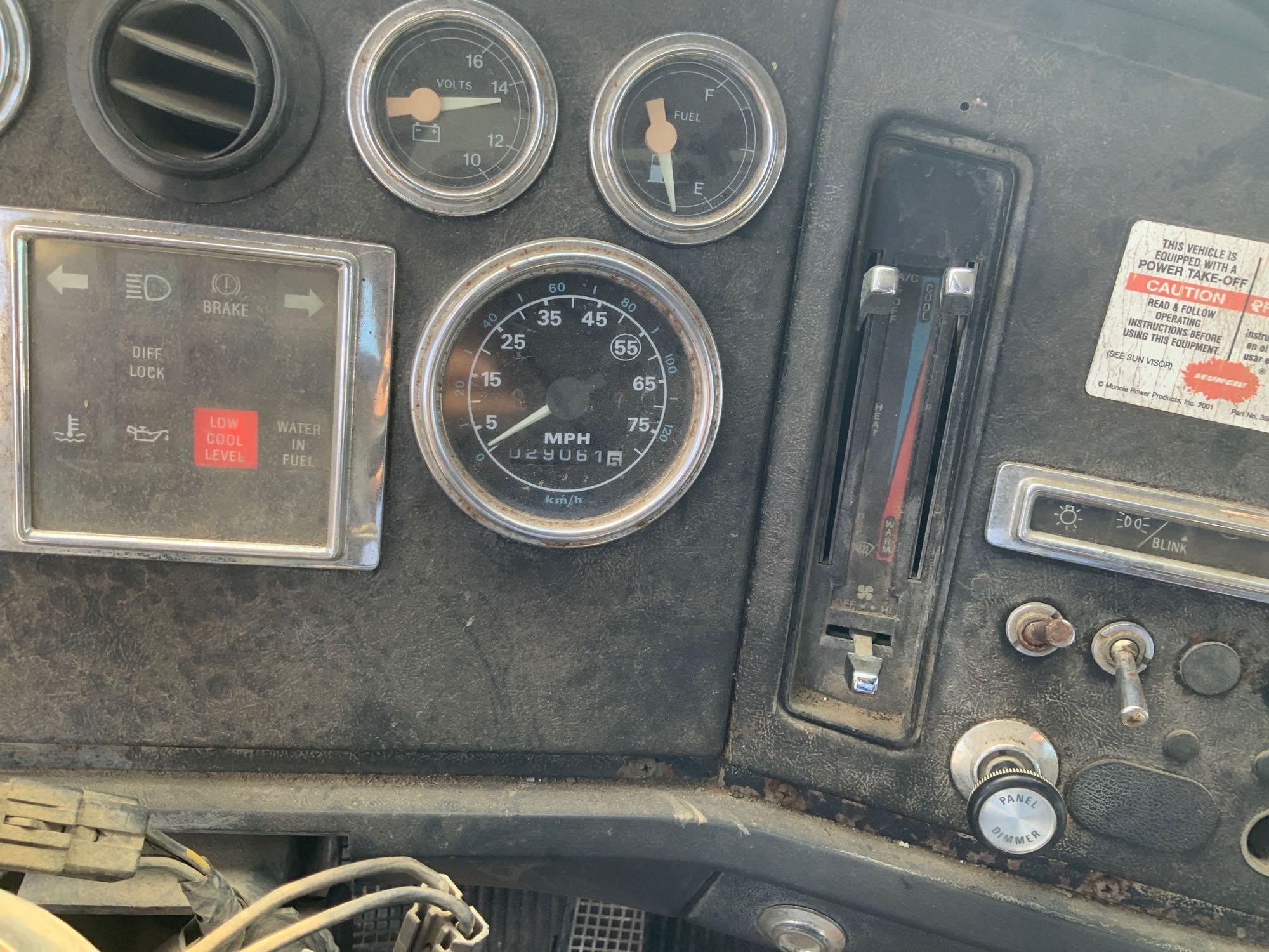 1989 Ford LT8000 T/A Water Truck