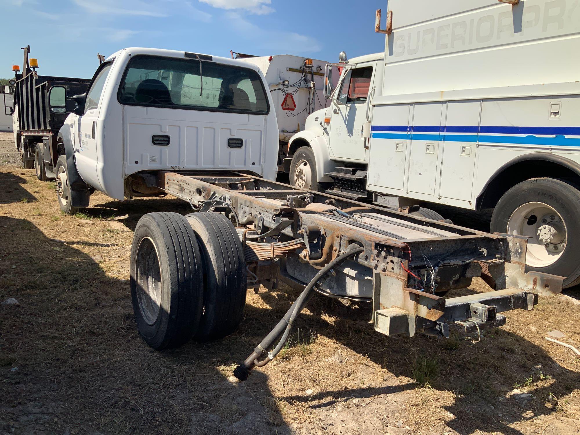 2006 Ford F-450 Cab & Chassis