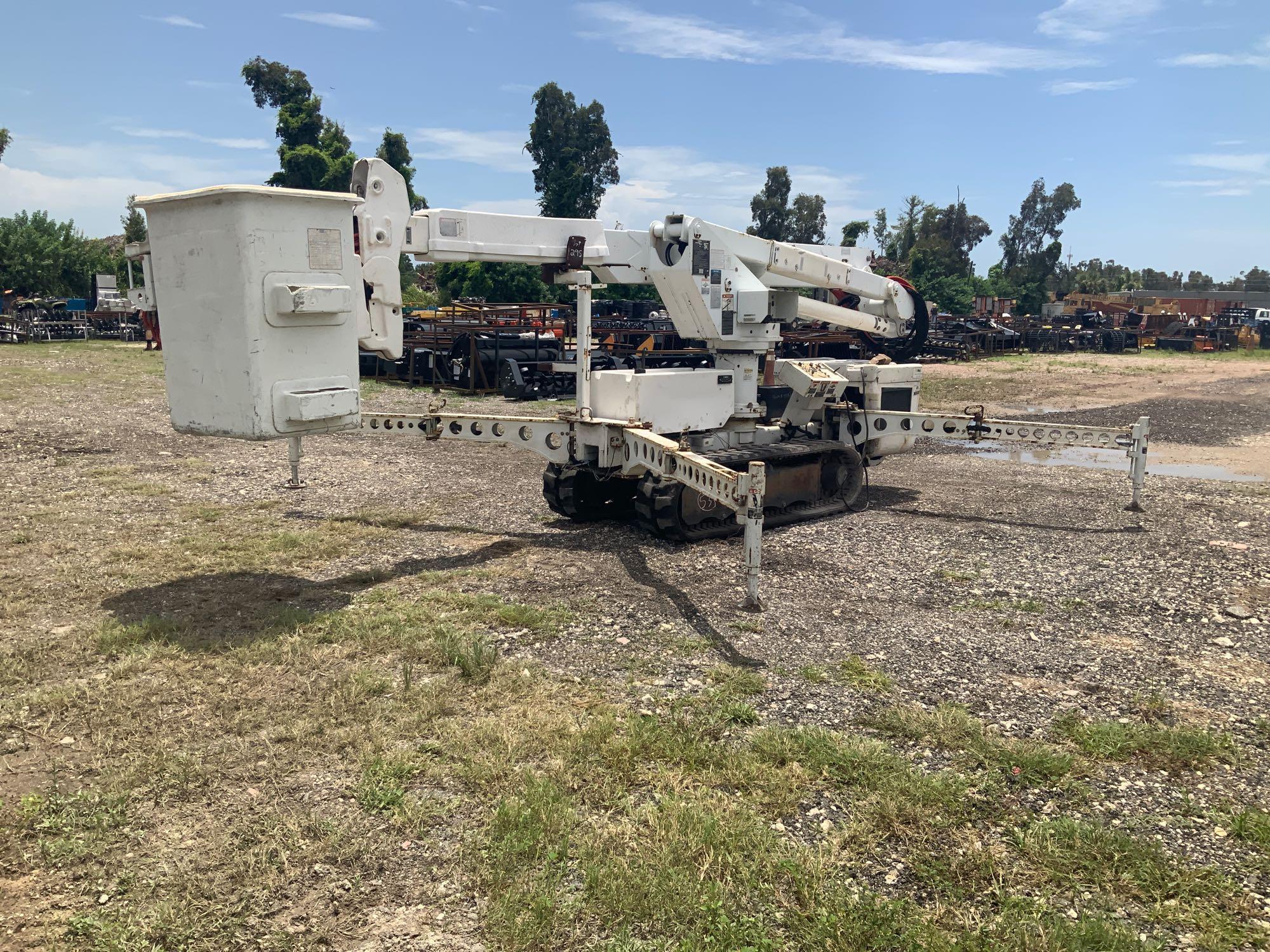 2008 Altec 43FT Backyard Bucket Tracked Cralwer