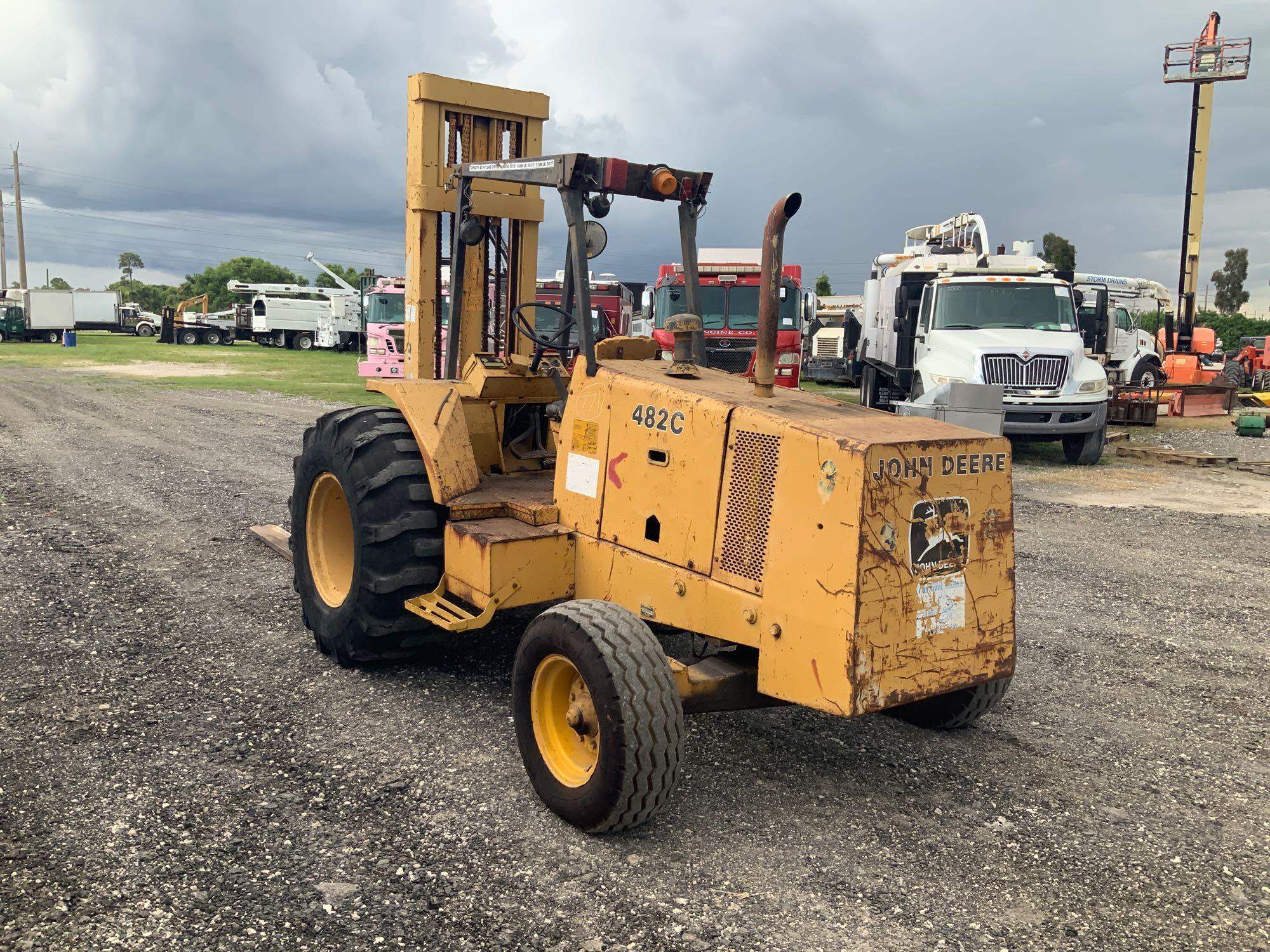 John Deere 482C 6,000lb Forklift