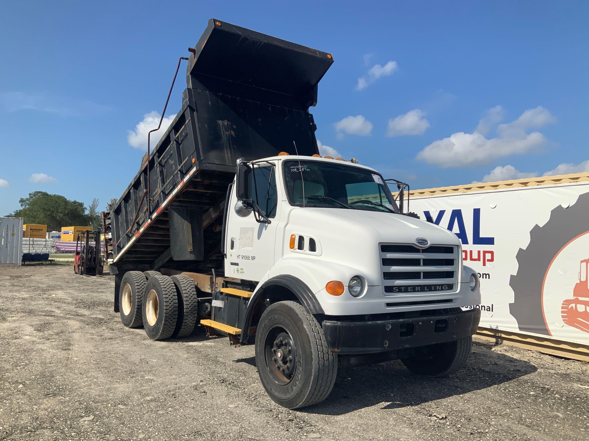 2001 Sterling M7500 T/A Dump Truck