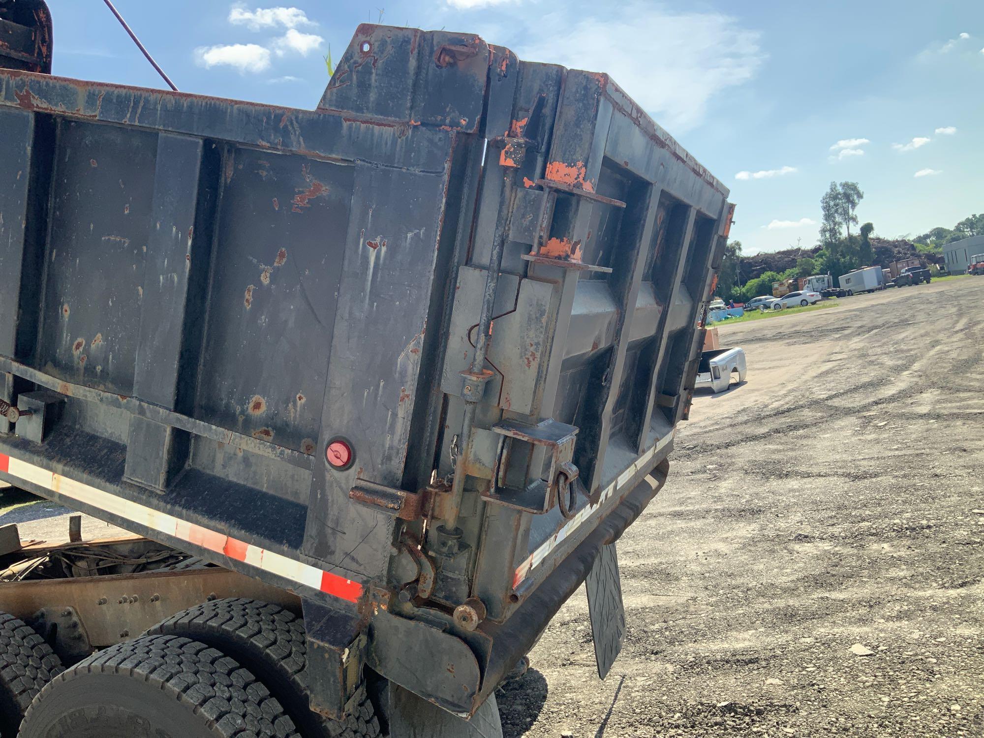 2001 Sterling M7500 T/A Dump Truck