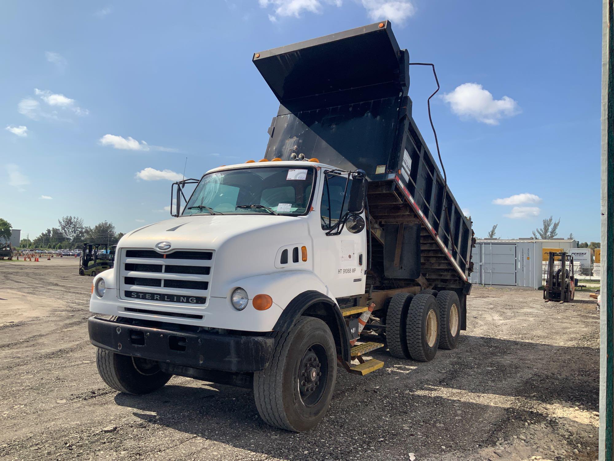 2001 Sterling M7500 T/A Dump Truck