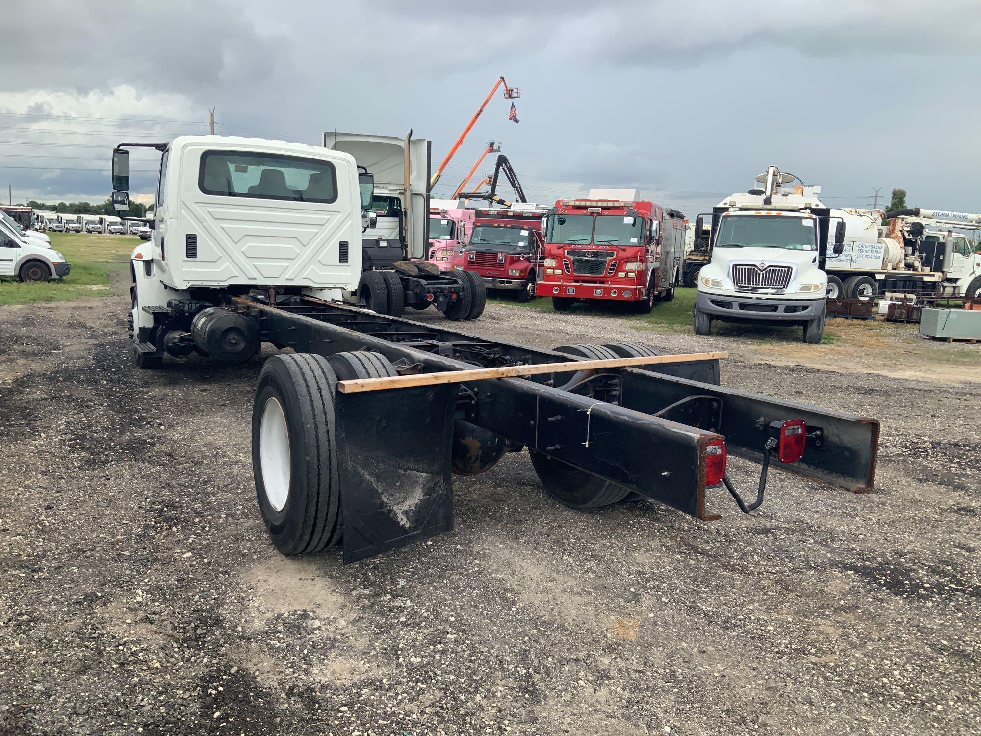 2014 International WorkStar 7300 Cab and Chassis Truck