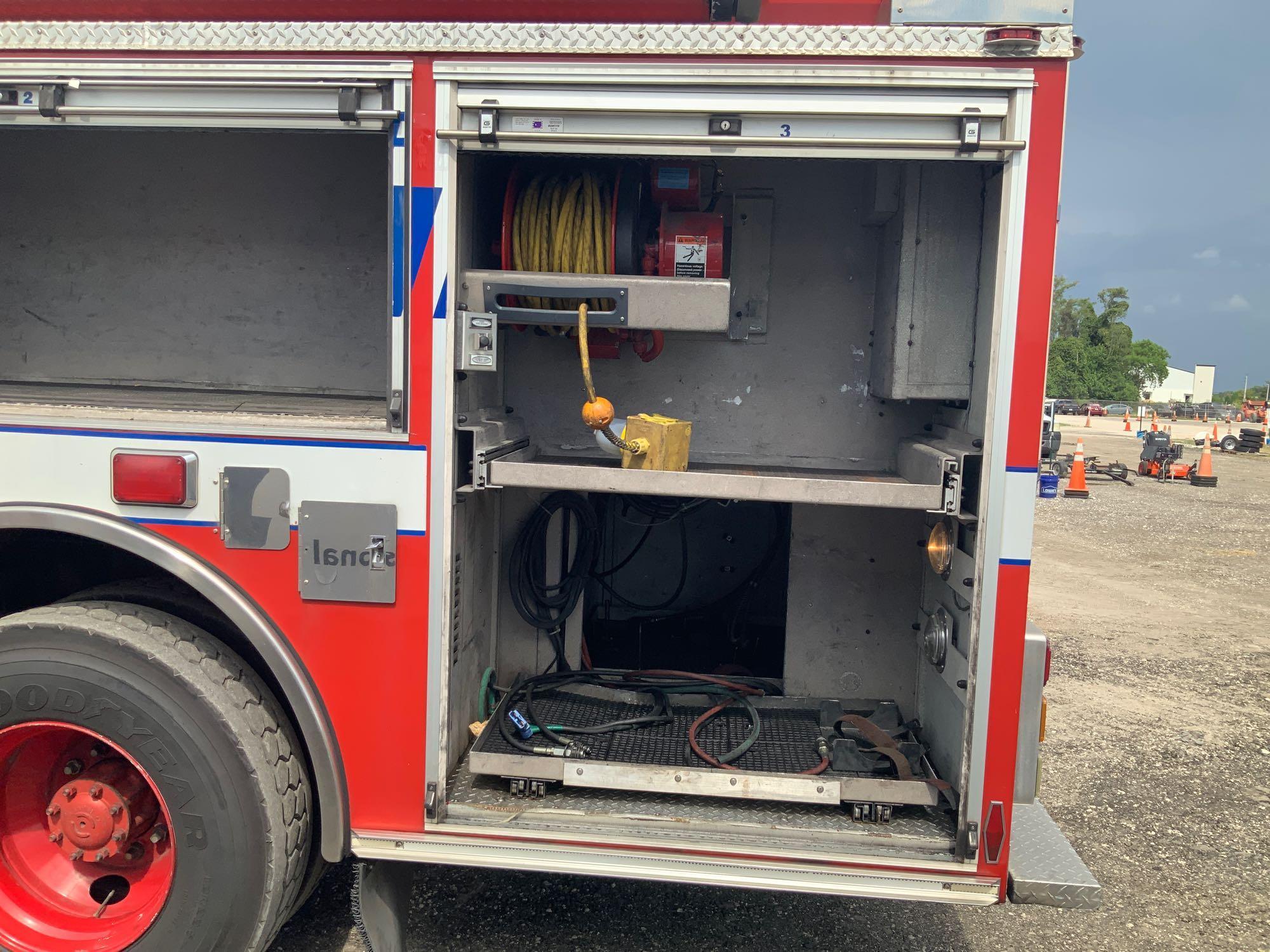 2005 Pierce Quantum 1500GPM Pumper Fire Truck