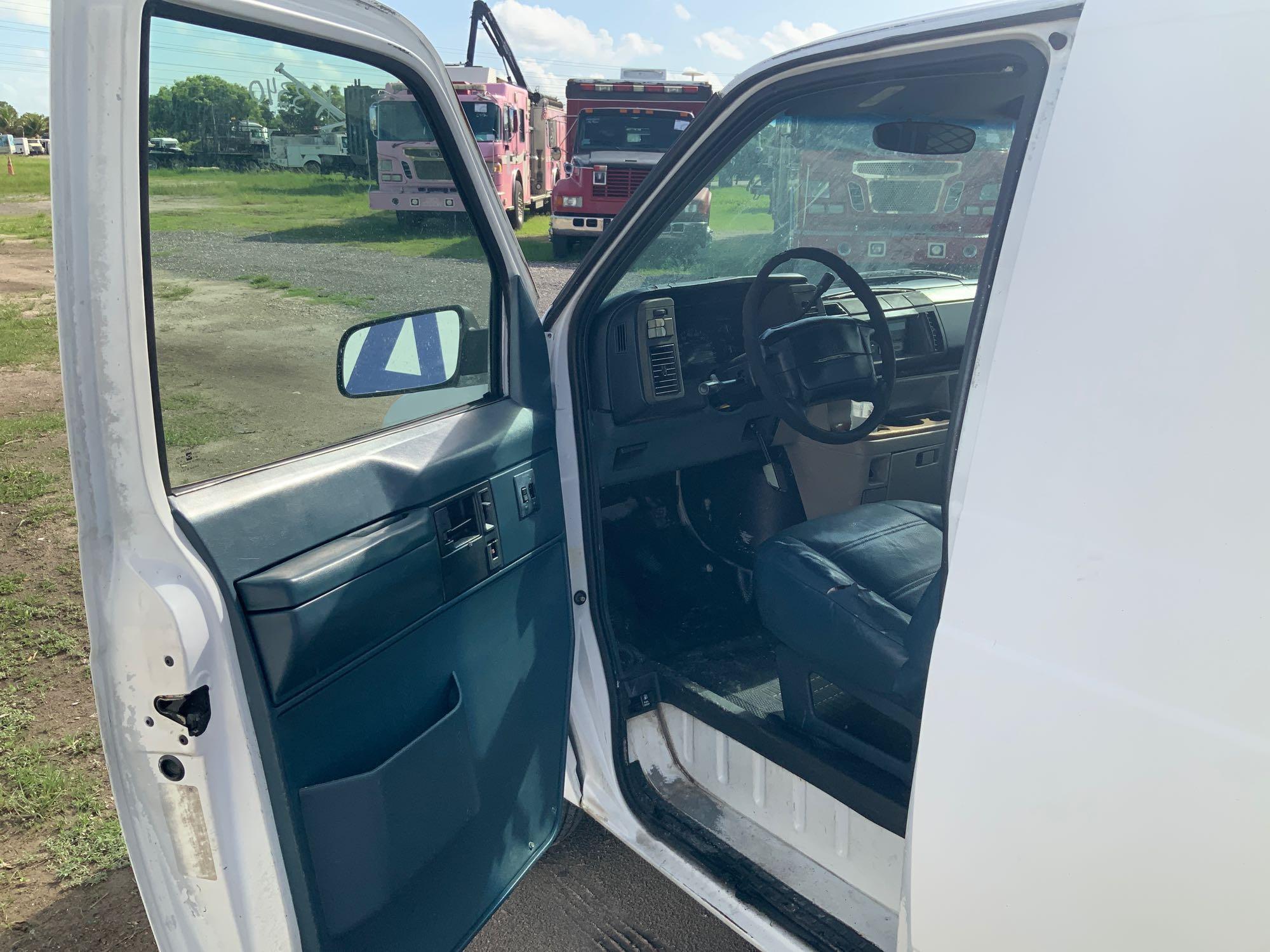 1994 GMC Safari Cargo Van