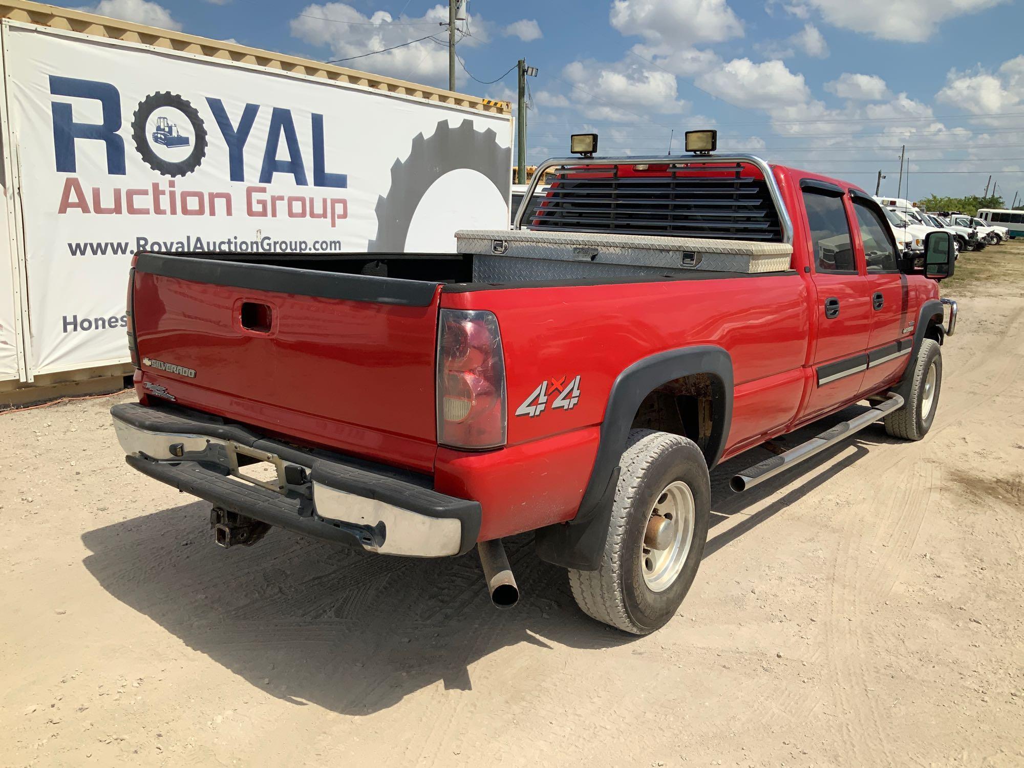 2006 Chevrolet Silverado 2500HD 4x4 Crew Cab Pickup Truck