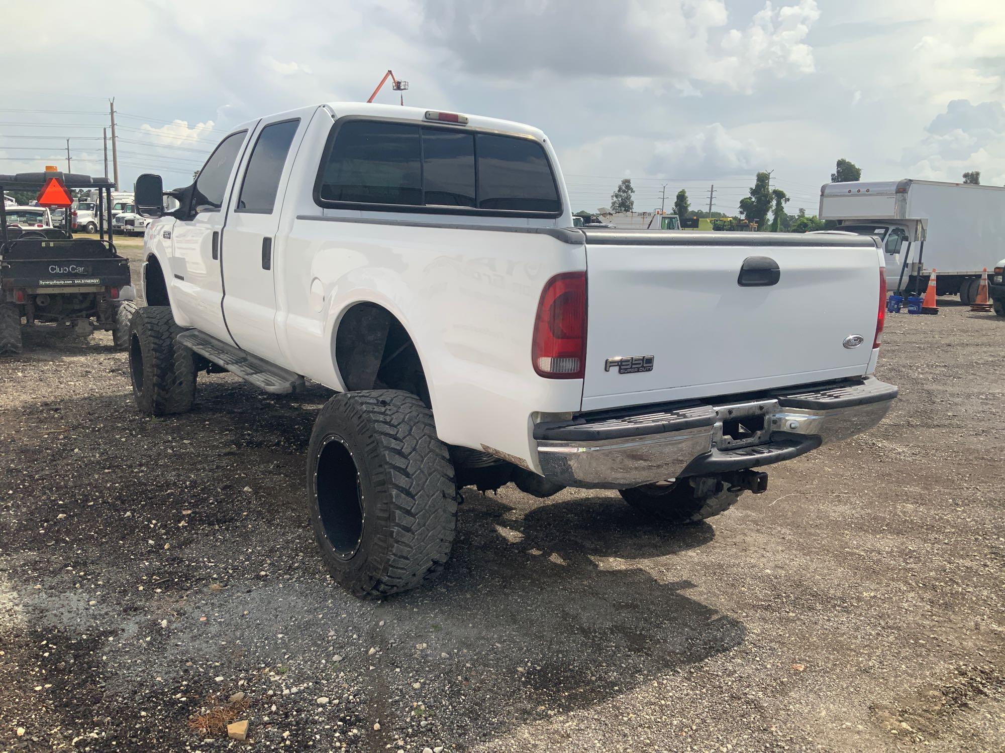 2001 Ford F-350 Crew Cab 4x4 Pickup Truck