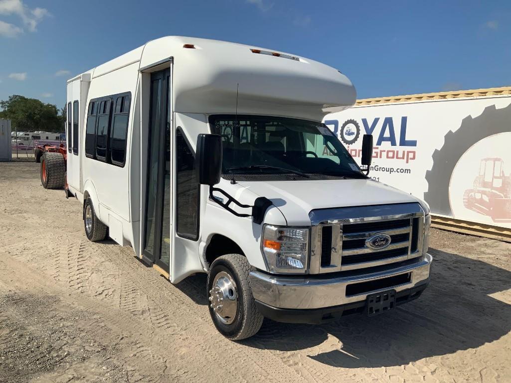 2013 Ford E-450 12 Passenger Shuttle Bus