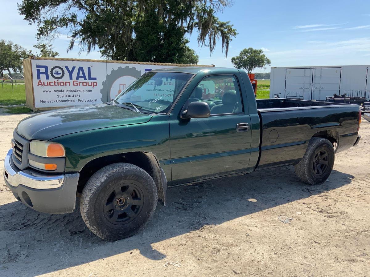 2004 GMC Sierra Pickup Truck