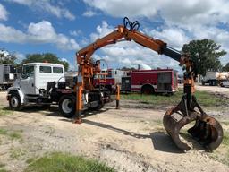 2002 Freightliner FL70 Petersen Grapple Truck