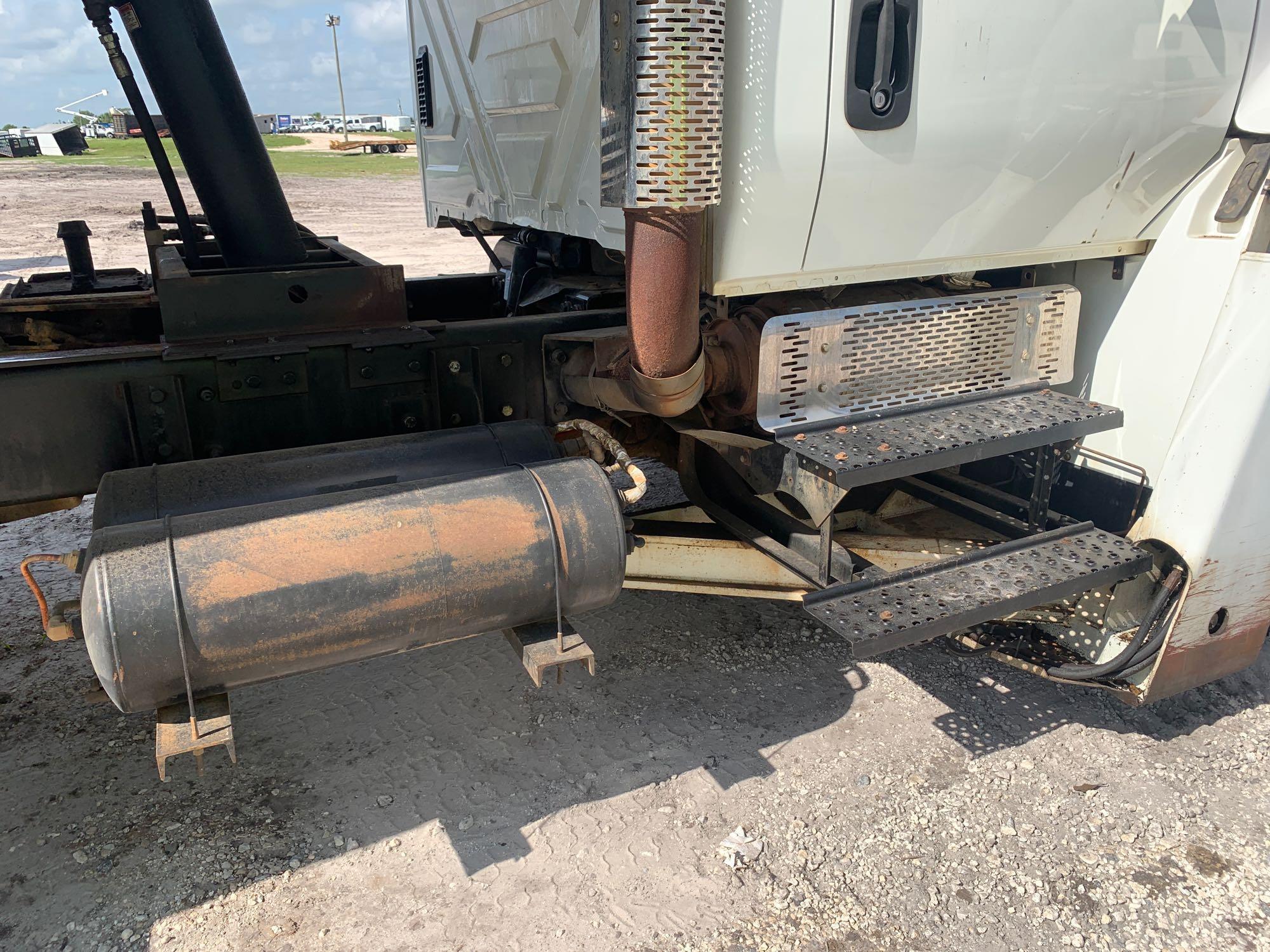 2009 International 4300 Front Loader Dump Truck