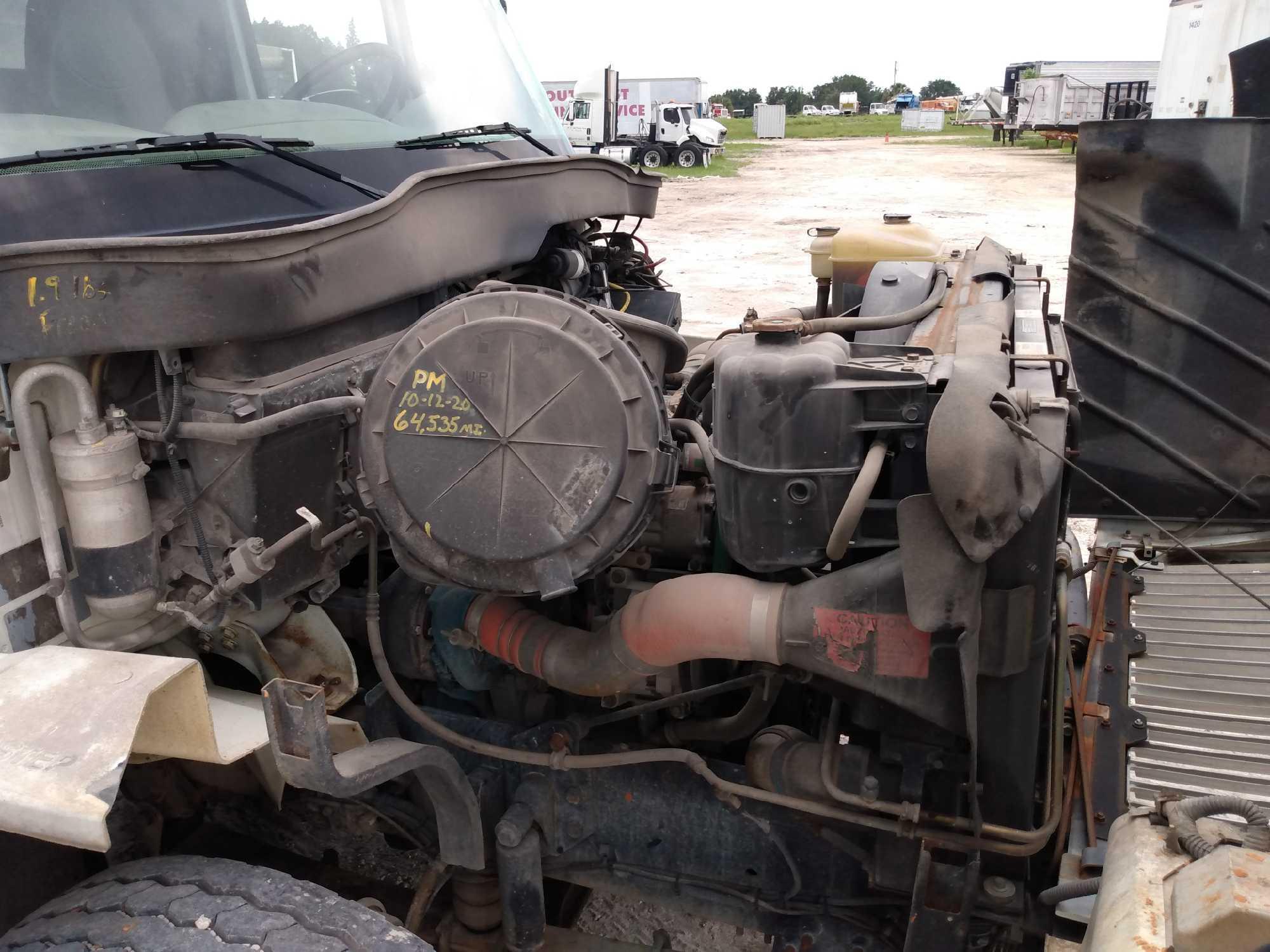 2006 International 7400 T/A Dump Truck