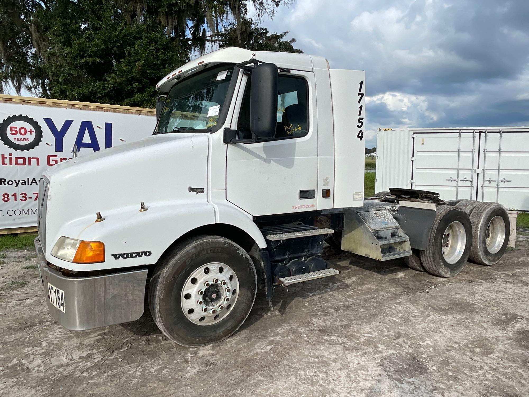 2001 Volvo VNM T/A Daycab Truck Tractor