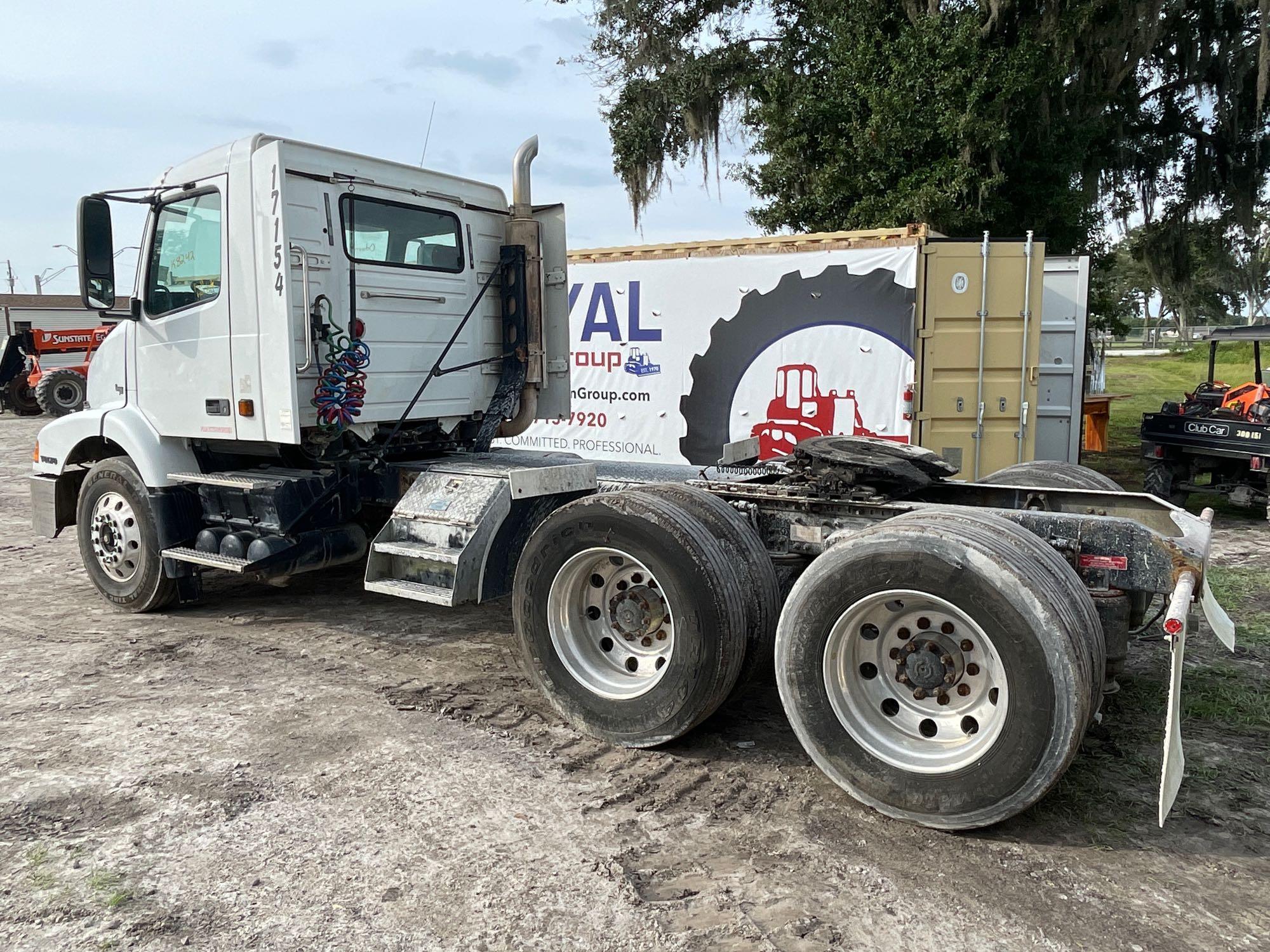 2001 Volvo VNM T/A Daycab Truck Tractor