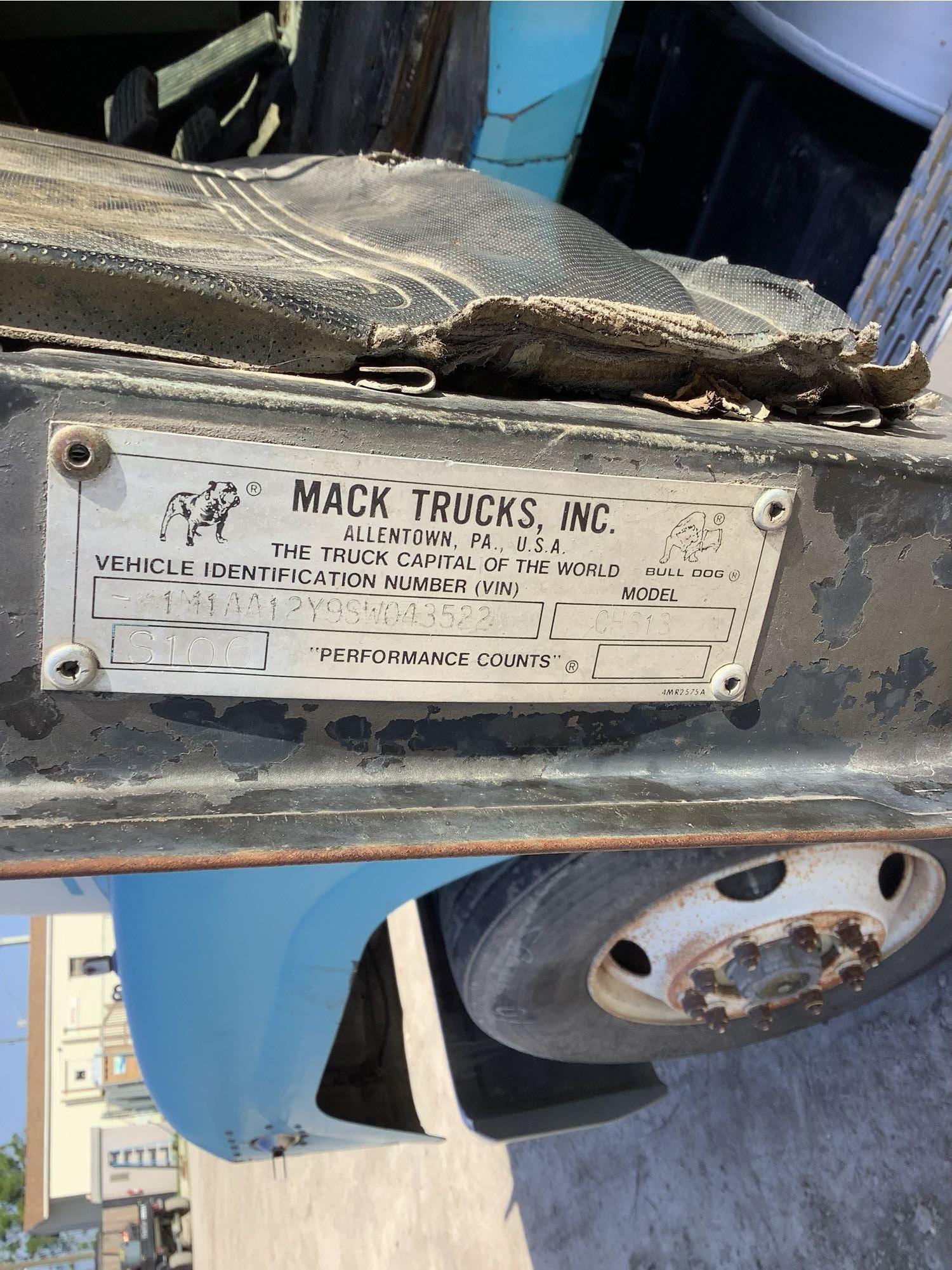 1995 Mack CH613 T/A Daycab Semi Truck