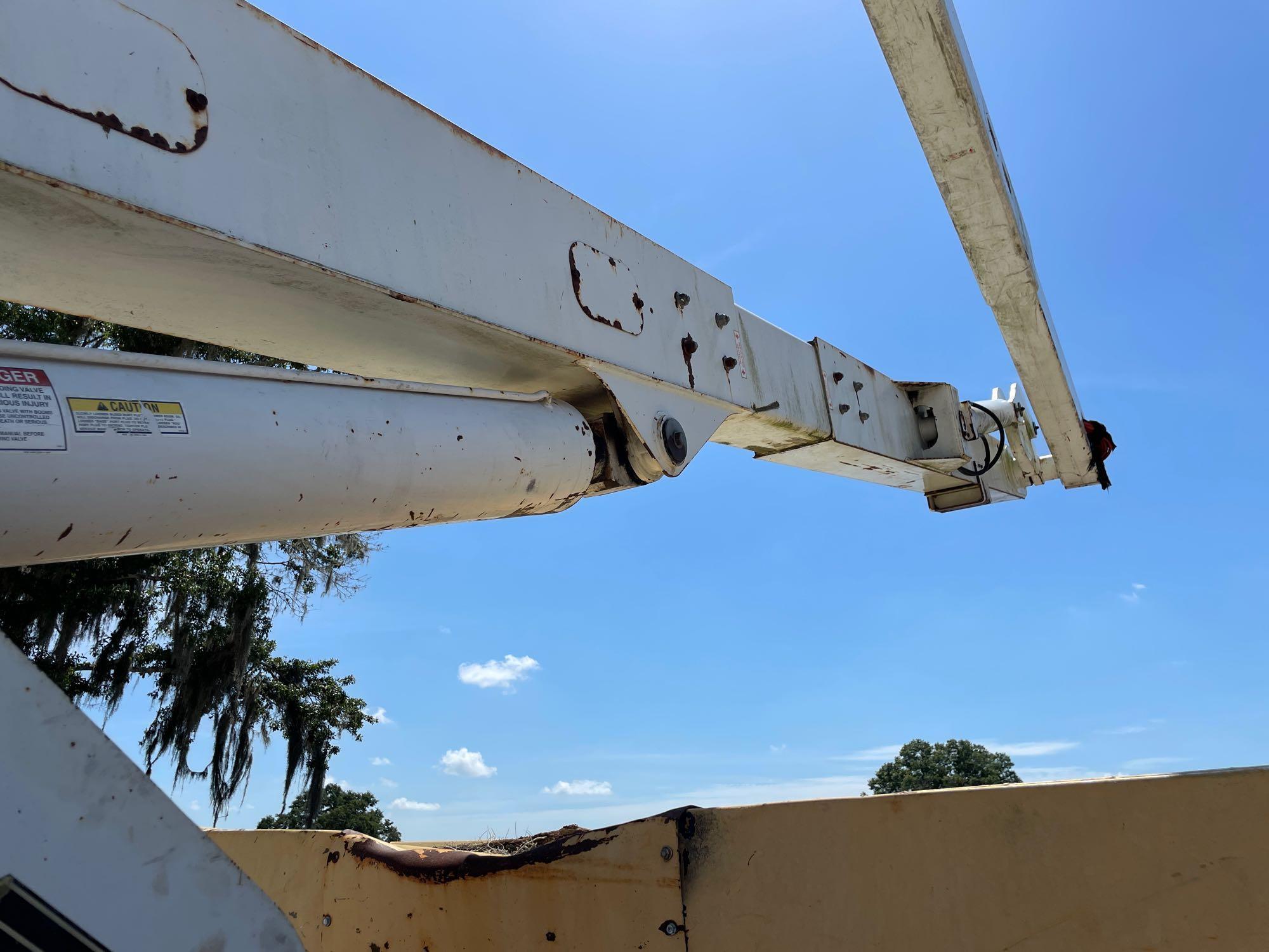 2004 International 4300 Forestry Bucket Truck