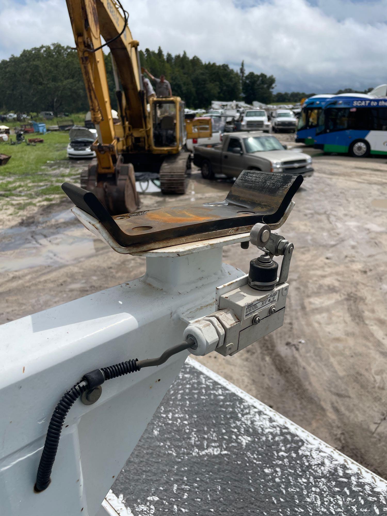 2003 Ford F-550 Service Crane 30FT Bucket Truck