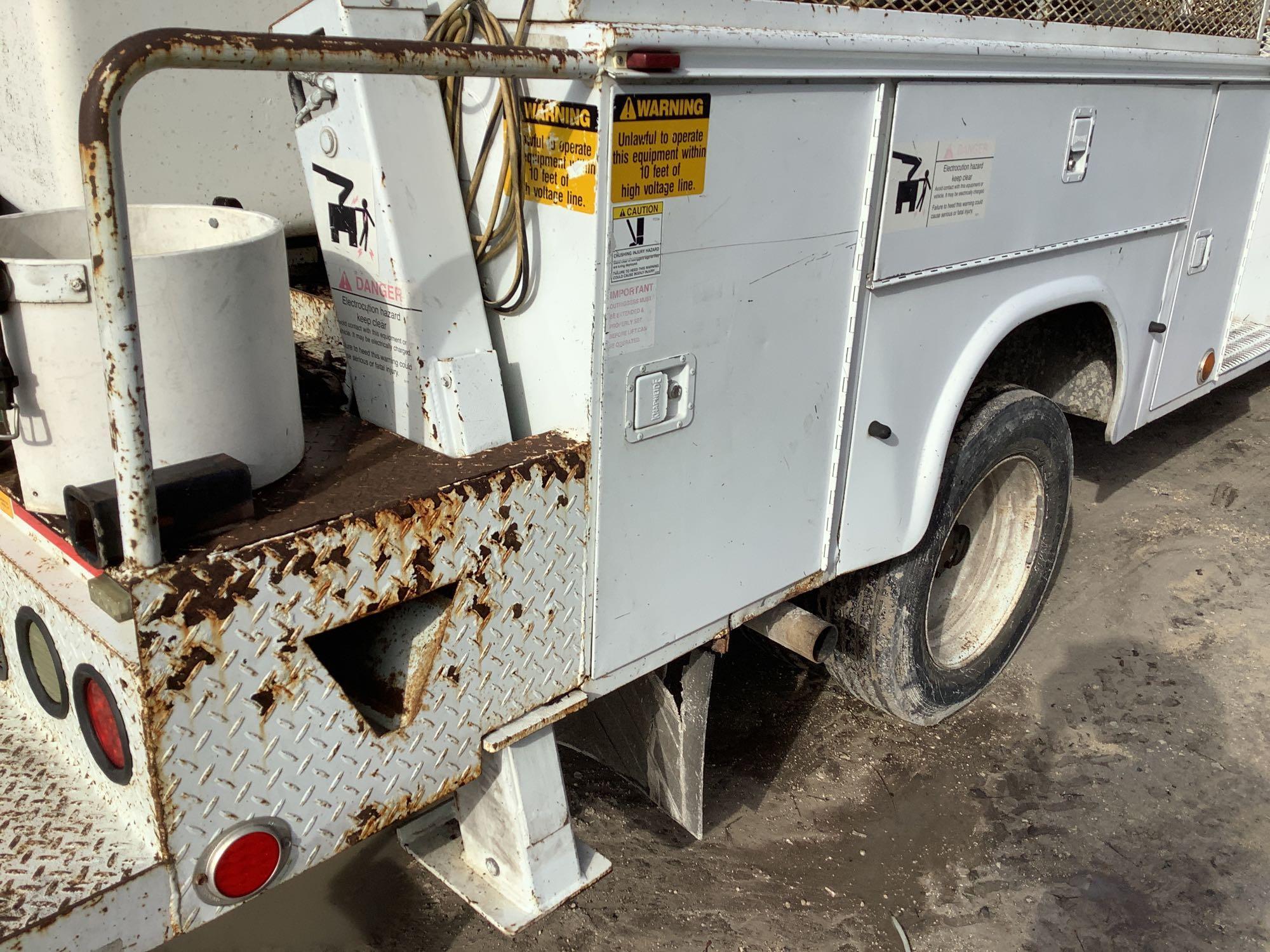 2006 Ford F-550 40FT Insulated Bucket Truck