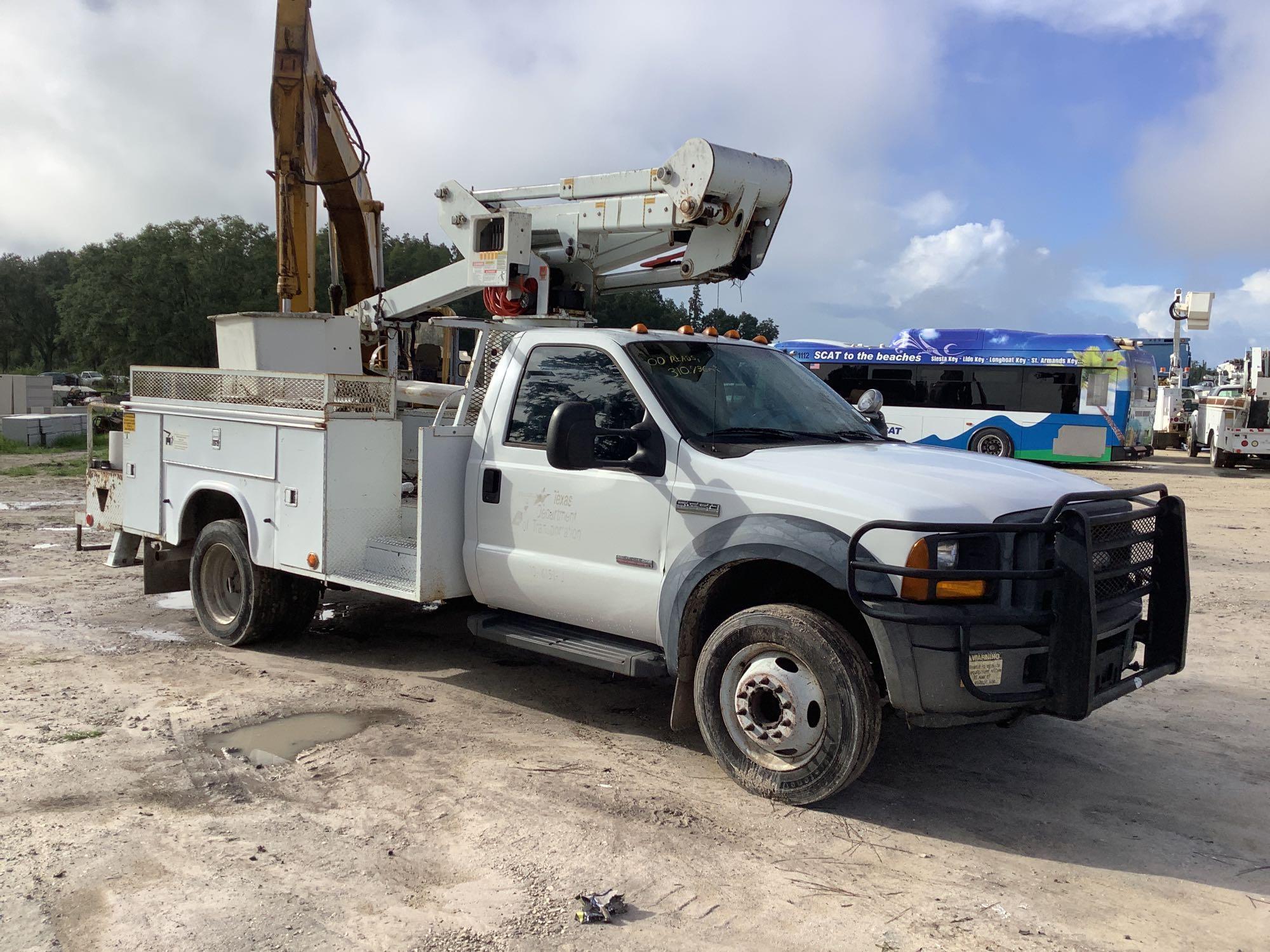2006 Ford F-550 40FT Insulated Bucket Truck