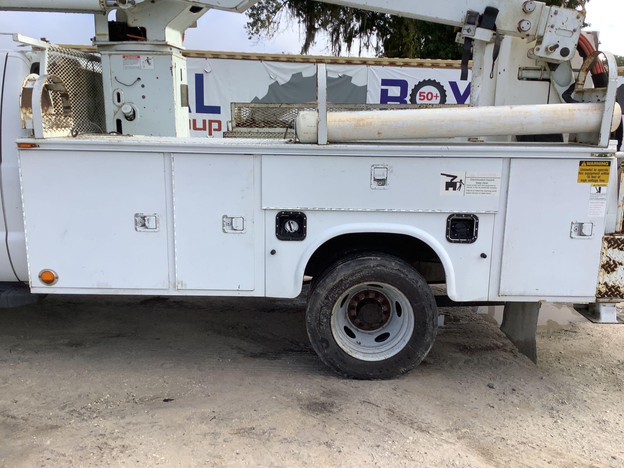 2006 Ford F-550 40FT Insulated Bucket Truck