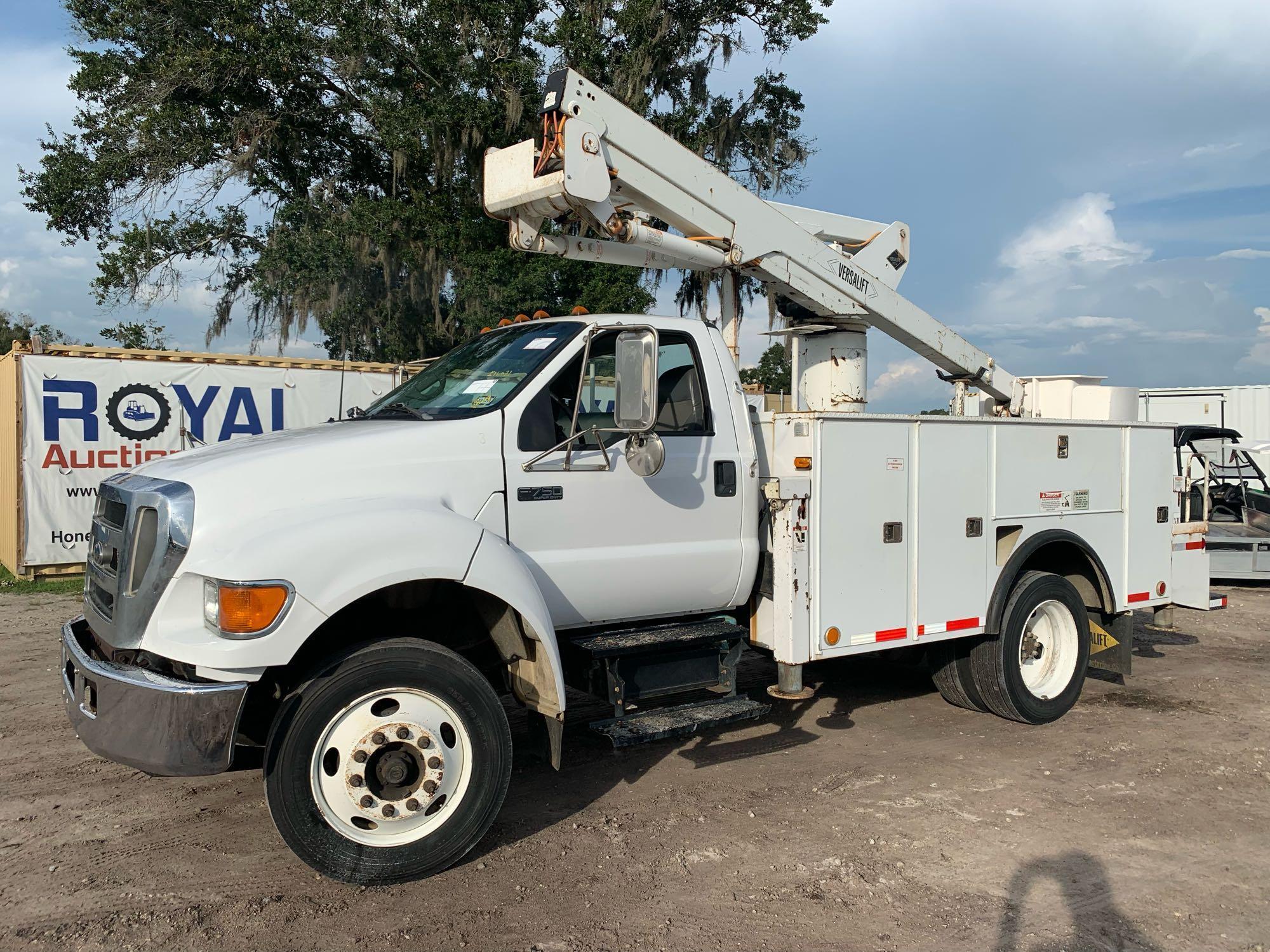 2004 Ford F-750 Over Center Bucket Truck